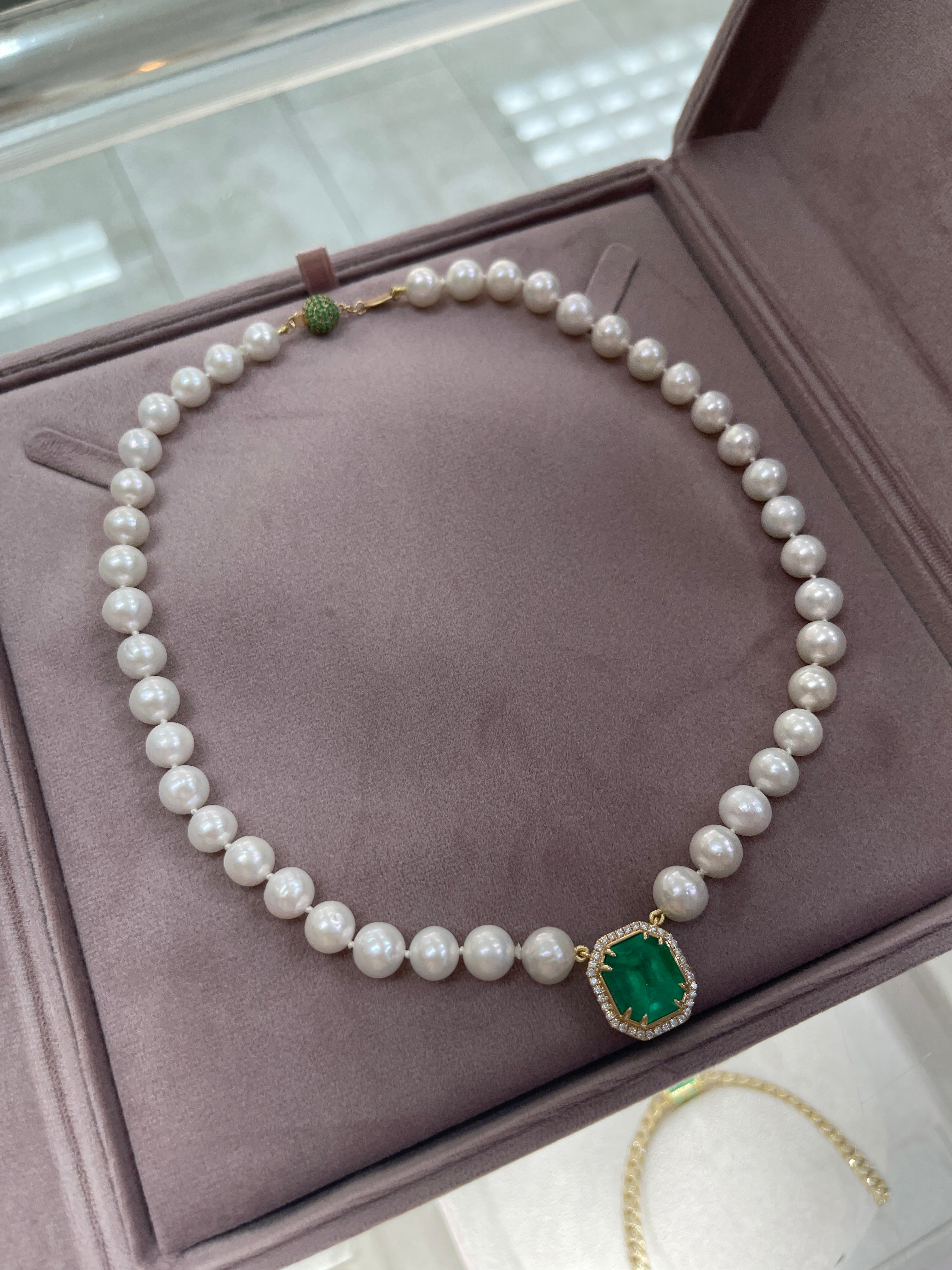 7.82 Carat Colombian Emerald & Diamond Halo Akoya Pearl 18K White Gold Necklace - Elegant Jewelry for Weddings, Anniversaries & Special Occasions