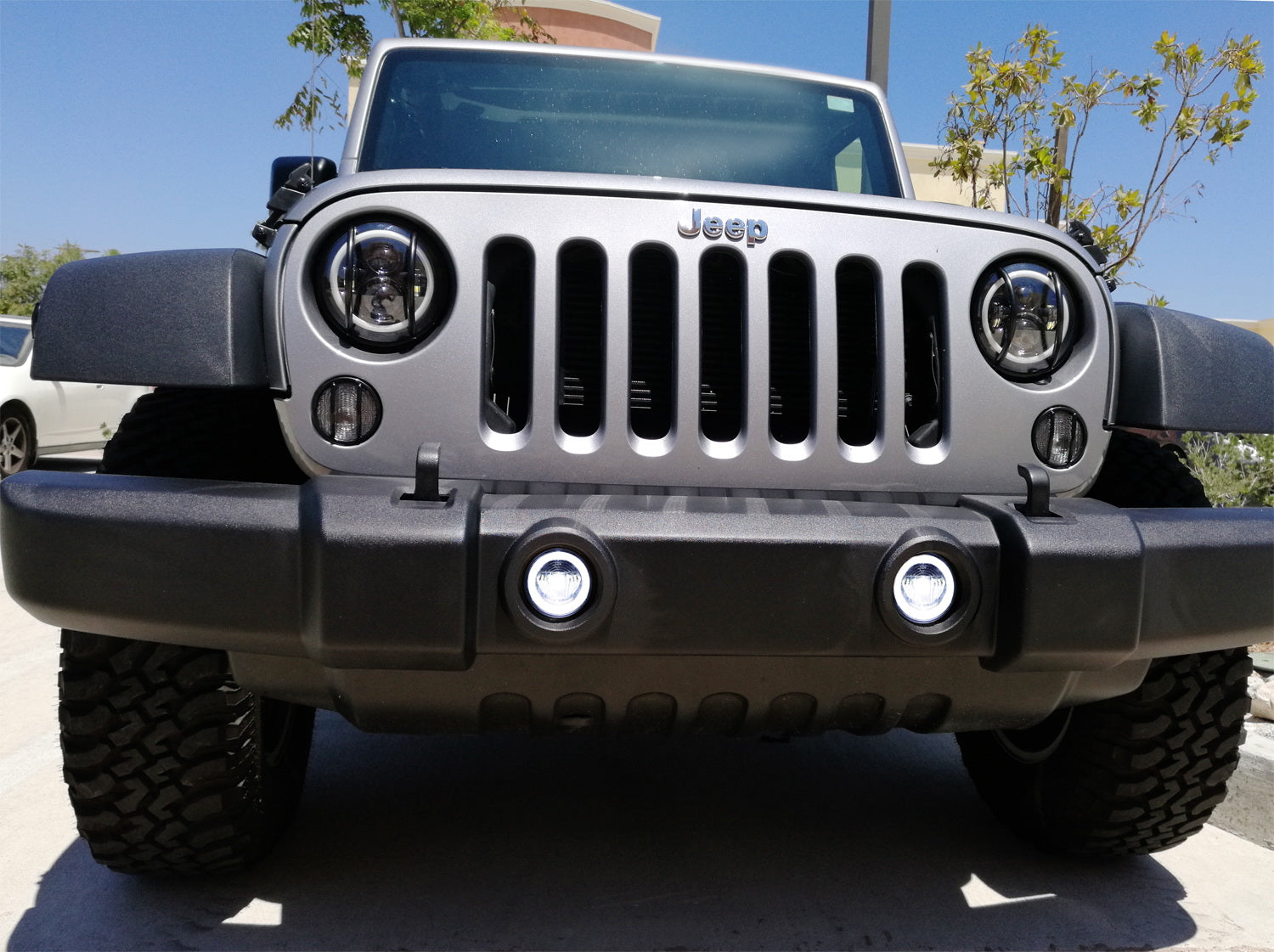 20W CREE LED Halo Ring Daytime Running Lights & Fog Lamps for Jeep Dodge Chrysler - Durable Off-Road Lighting for Trucks & SUVs