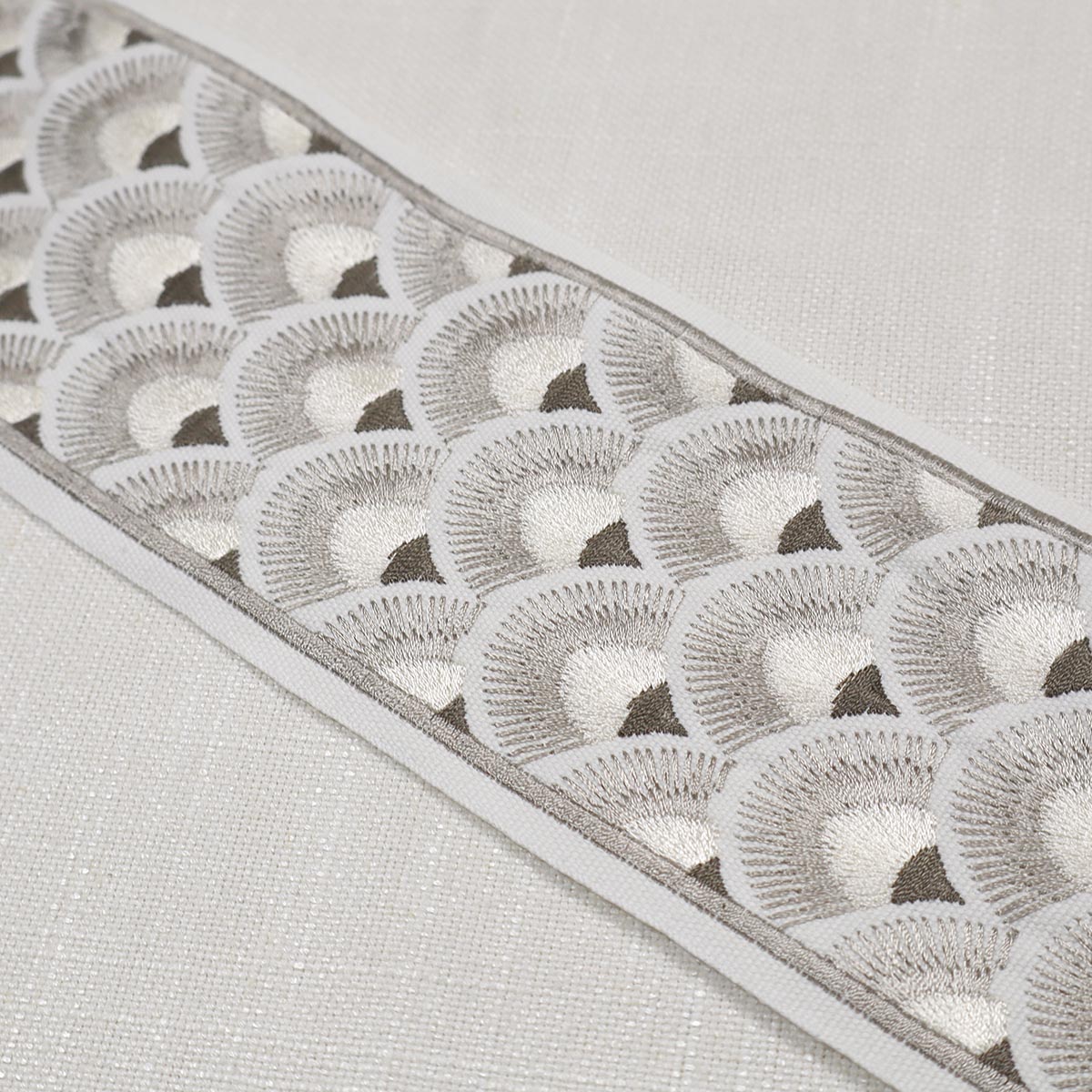 11469 | Nickel Fanny Emb Tape - Magnetic Fabric for Sewing, DIY Crafts & Fashion Accessories - Perfect for Bags, Belts & Clothing Embellishments