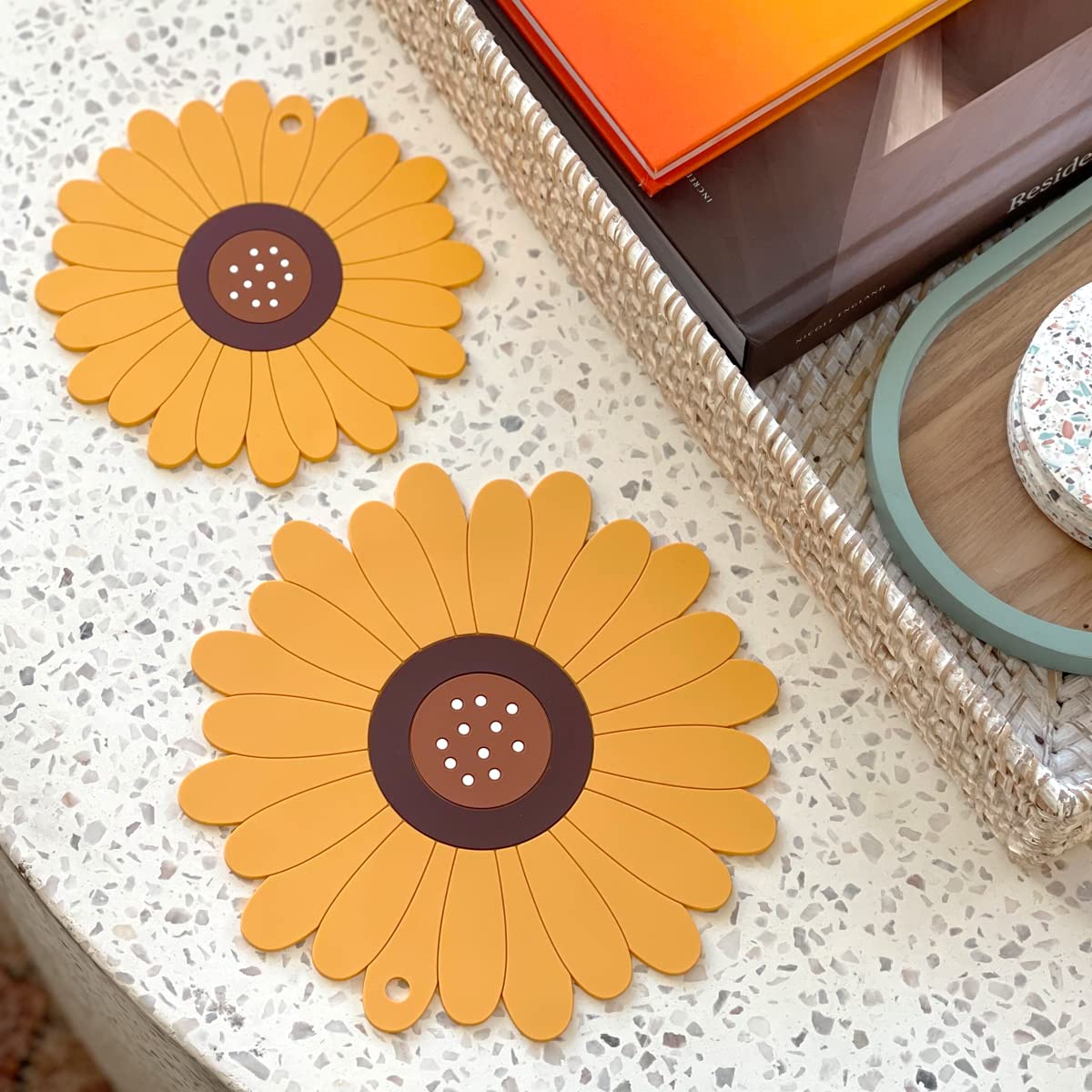 Allydrew Sunflower Coasters & Trivet Mats Set of 2 - Heat Resistant Pot Holders for Hot Cups, Drinks, Pots and Pans - Large Kitchen Table Decor for Dining Room, Coffee Bar & Home Decor