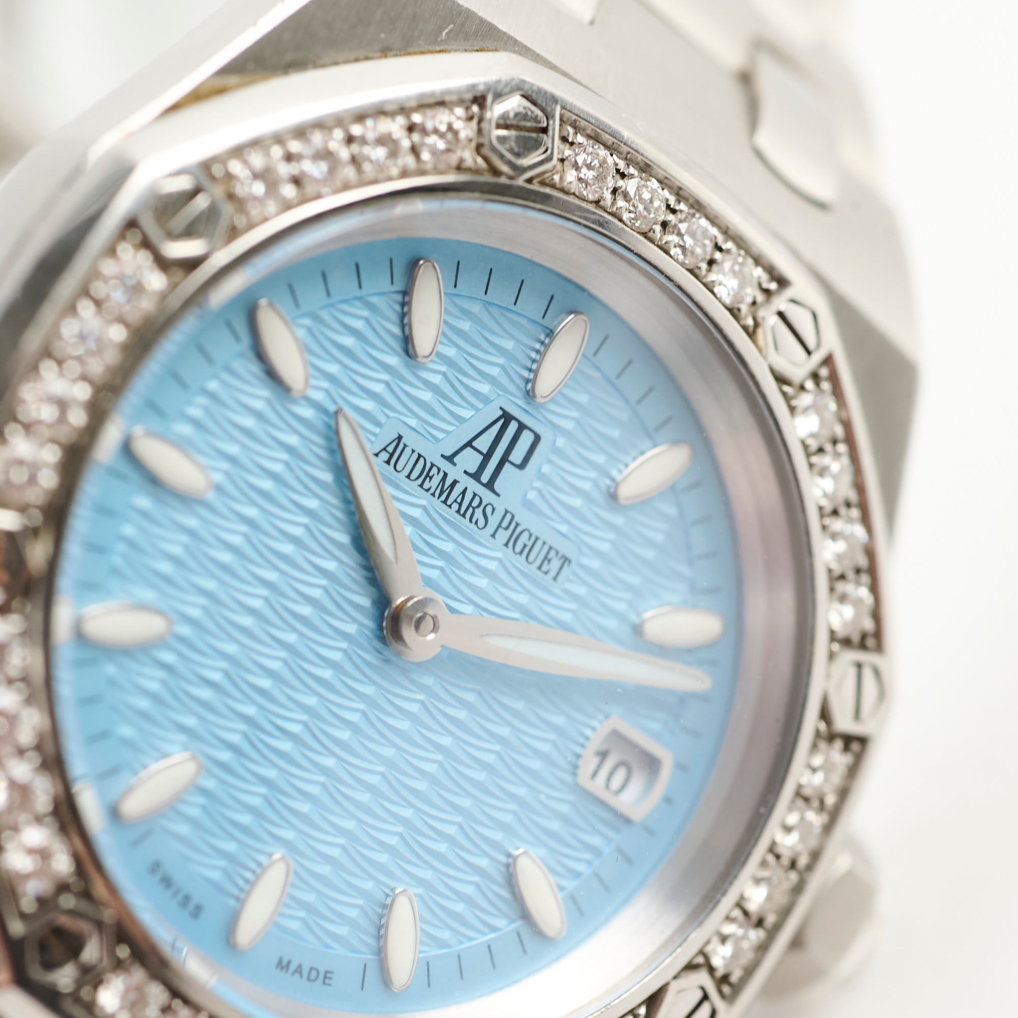 Audemars Piguet Royal Oak Lady Watch 67601ST 33MM Blue Dial - Luxury Women's Stainless Steel Watch with Blue Face - Perfect for Business, Gala & Special Occasions