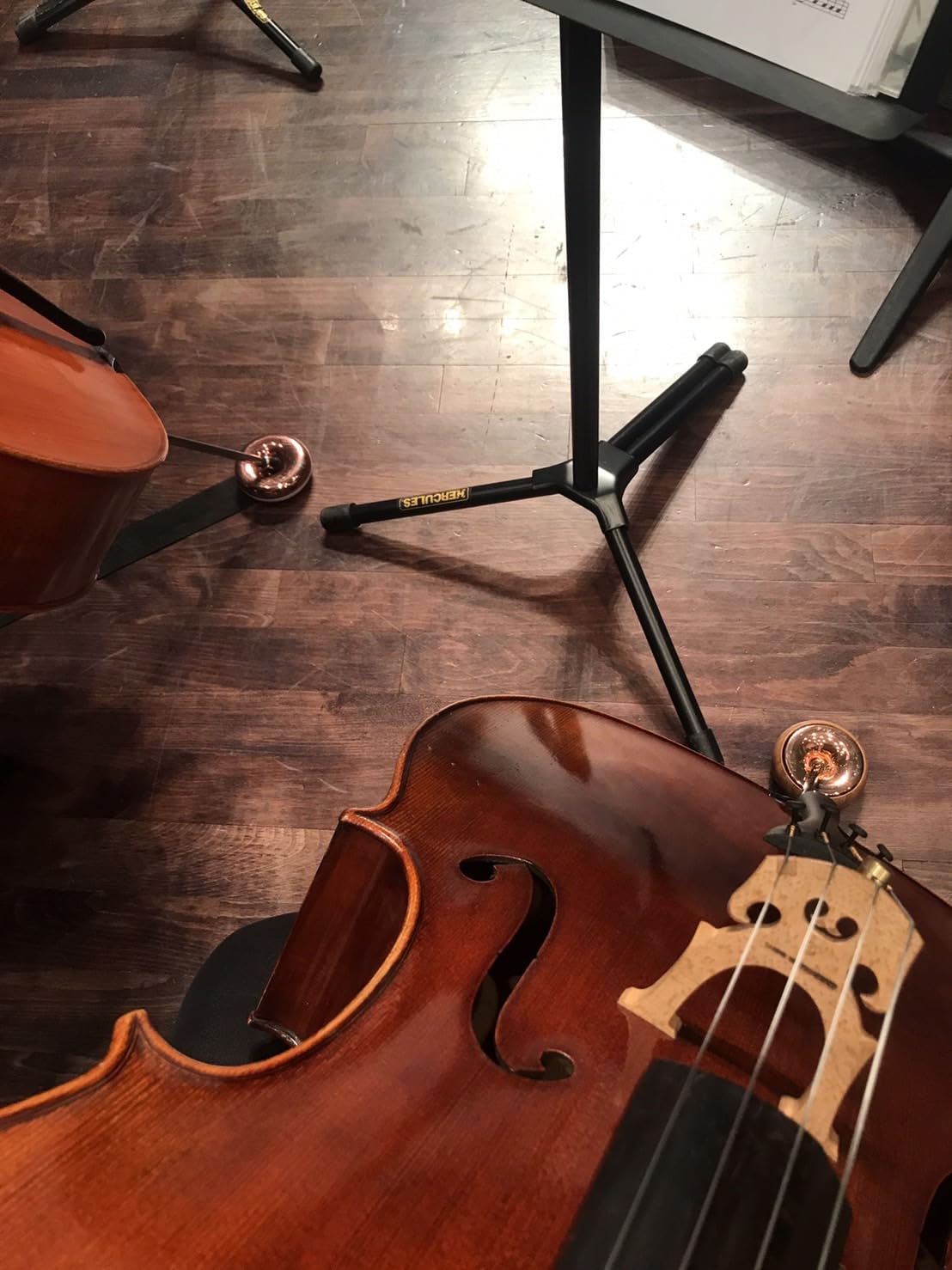 Premium Typhoon Cello Wooden Endpin Holder - Handcrafted in Taiwan | Secure & Non-Slip Design for Professional Cellists | Perfect for Practice, Performances & Studio Sessions