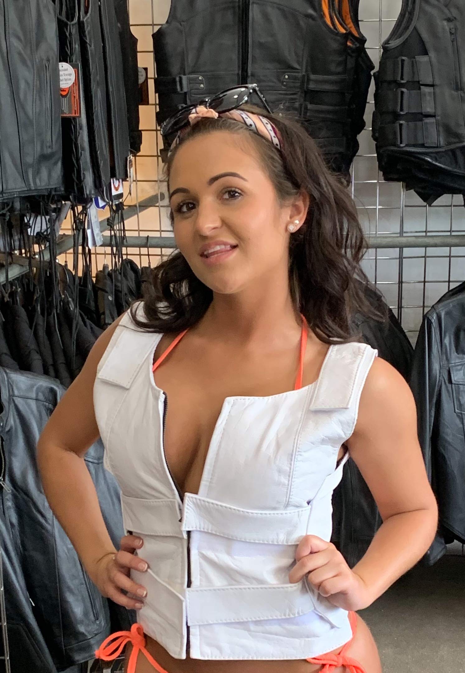 White Leather Motorcycle Vest for Women - Stylish Bulletproof Design for Riding & Fashion | Perfect for Biker Events, Casual Outfits & Motorcycle Enthusiasts