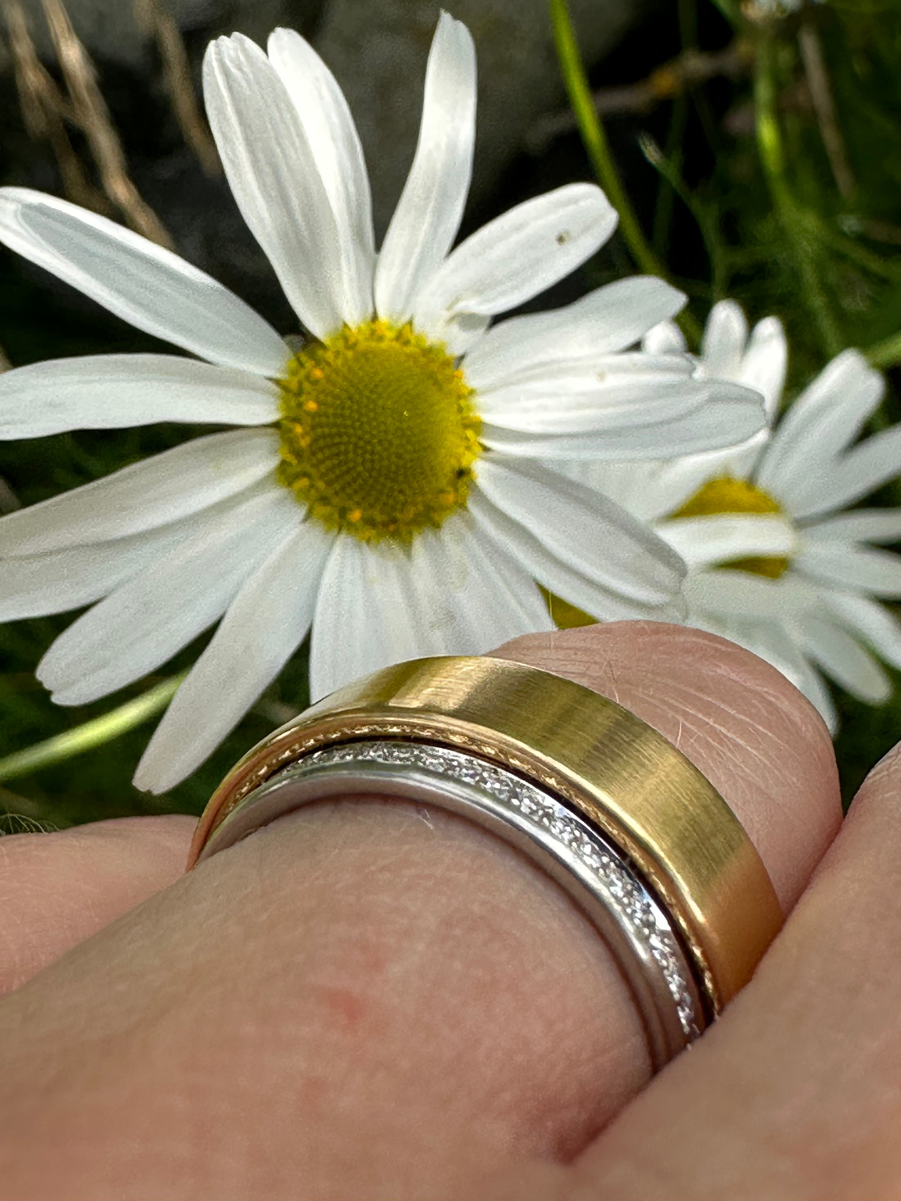 Rose Gold & Platinum Diamond-Edge Wedding Band Ring for Women - Elegant Bridal Jewelry for Engagement, Anniversary, and Special Occasions