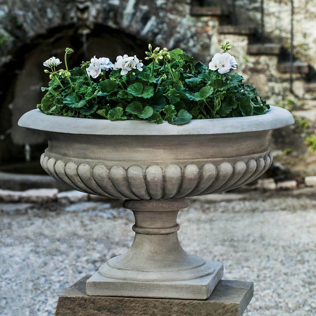 Campania International Kingscote Urn - Elegant Outdoor Garden Planter for Flowers & Plants | Perfect for Patio, Porch & Landscape Decor