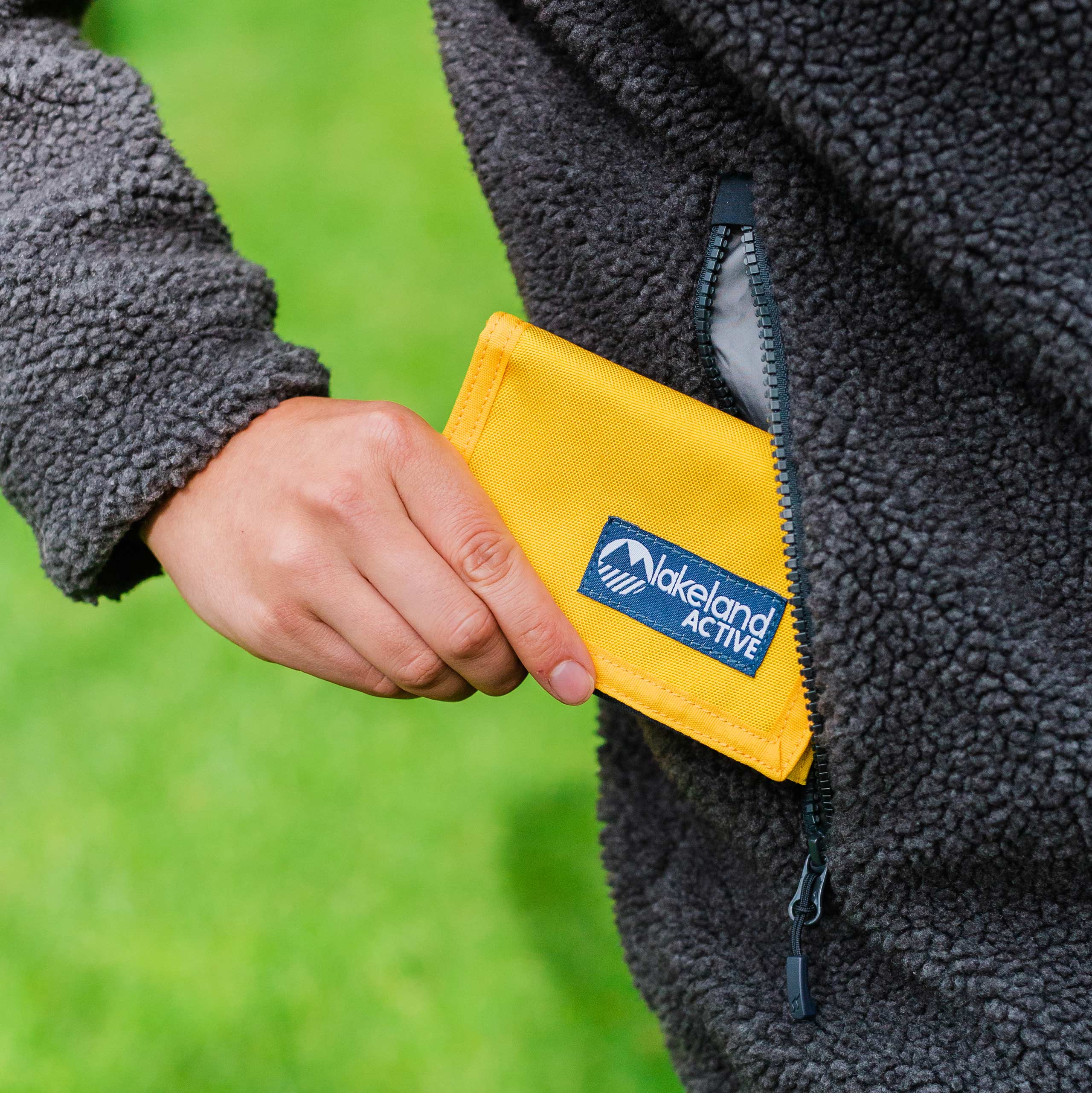 Stowbank Trifold Canvas Wallet - Colorblock Design Slim RFID Blocking Wallet for Men | Perfect for Travel, Business & Everyday Use