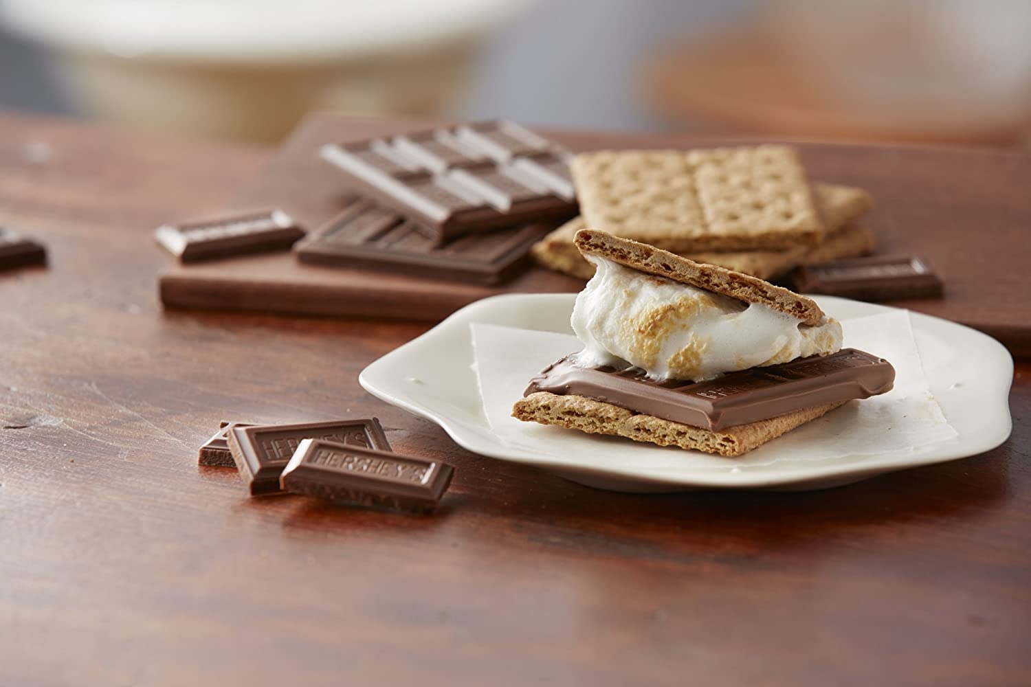 HERSHEY'S Bulk Chocolate Candy Bars - Snack Size, Individually Wrapped - Milk Chocolate, Cookies 'n' Crème & Almond Varieties - Perfect for Christmas Gifts, Halloween Treats, Party Favors & Office Snacks (2 Pounds) - Great for Sharing at Holidays, Events & Everyday Enjoyment