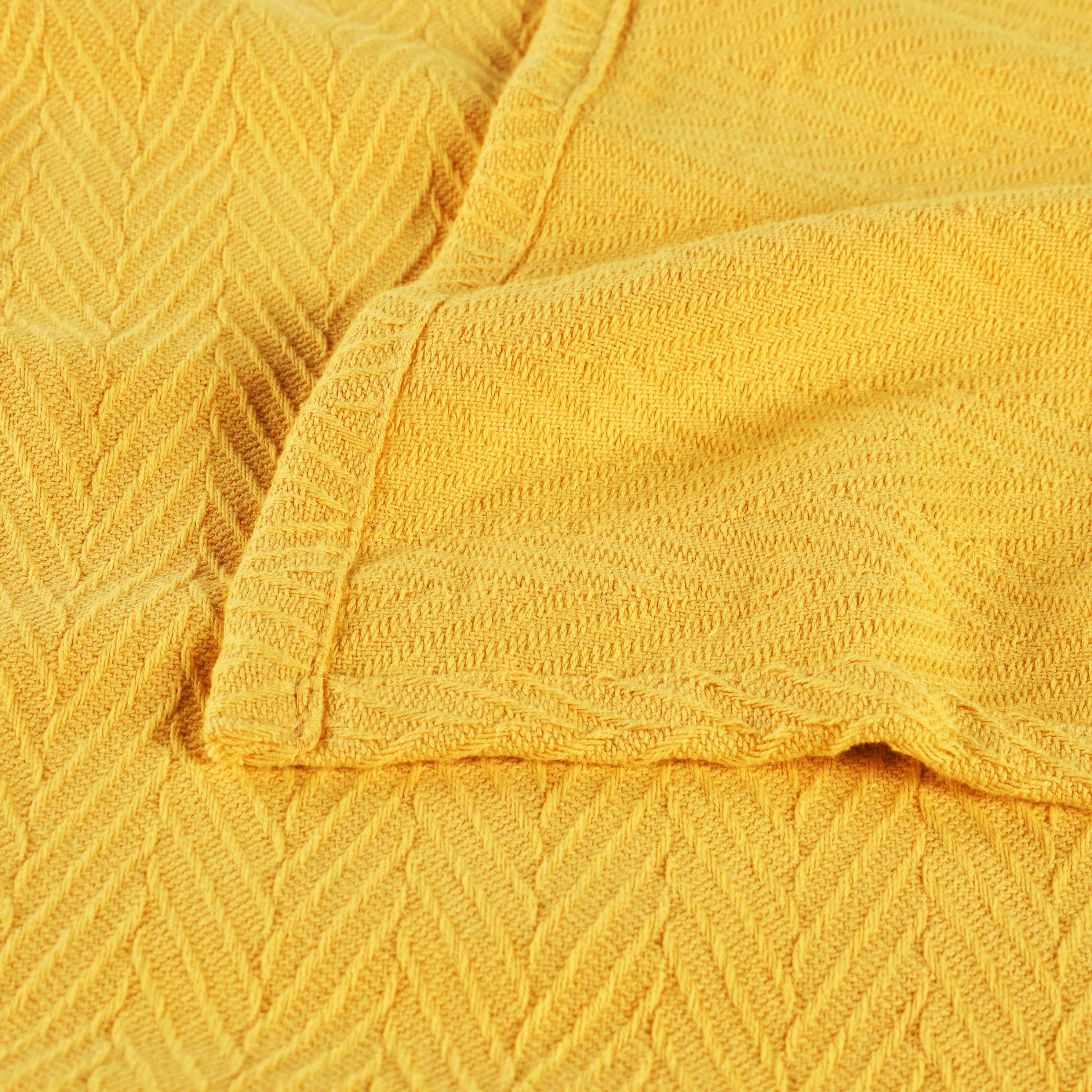 Soft All-Season Chevron Cotton Bed Blanket & Sofa Throw - Cozy Home Decor for Living Room, Bedroom, and Travel