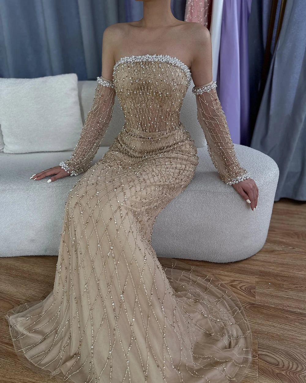 Elegant White Beaded Arabic Evening Gown with Gloves - Luxury Dubai Formal Dress LA72649 for Wedding, Gala & Special Occasions