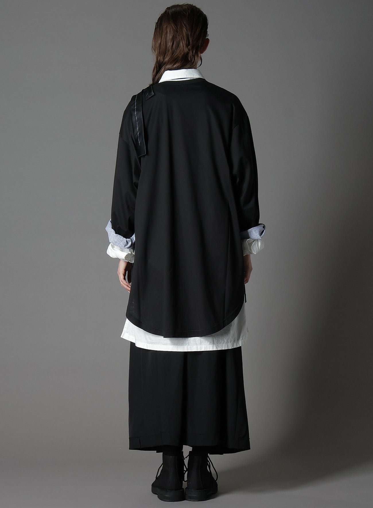 Soft Cotton Jersey T-Shirt with Torn Pattern Hem & Long Sleeves - Oversized Round Neck Jumbo Fit for Casual Wear & Street Style