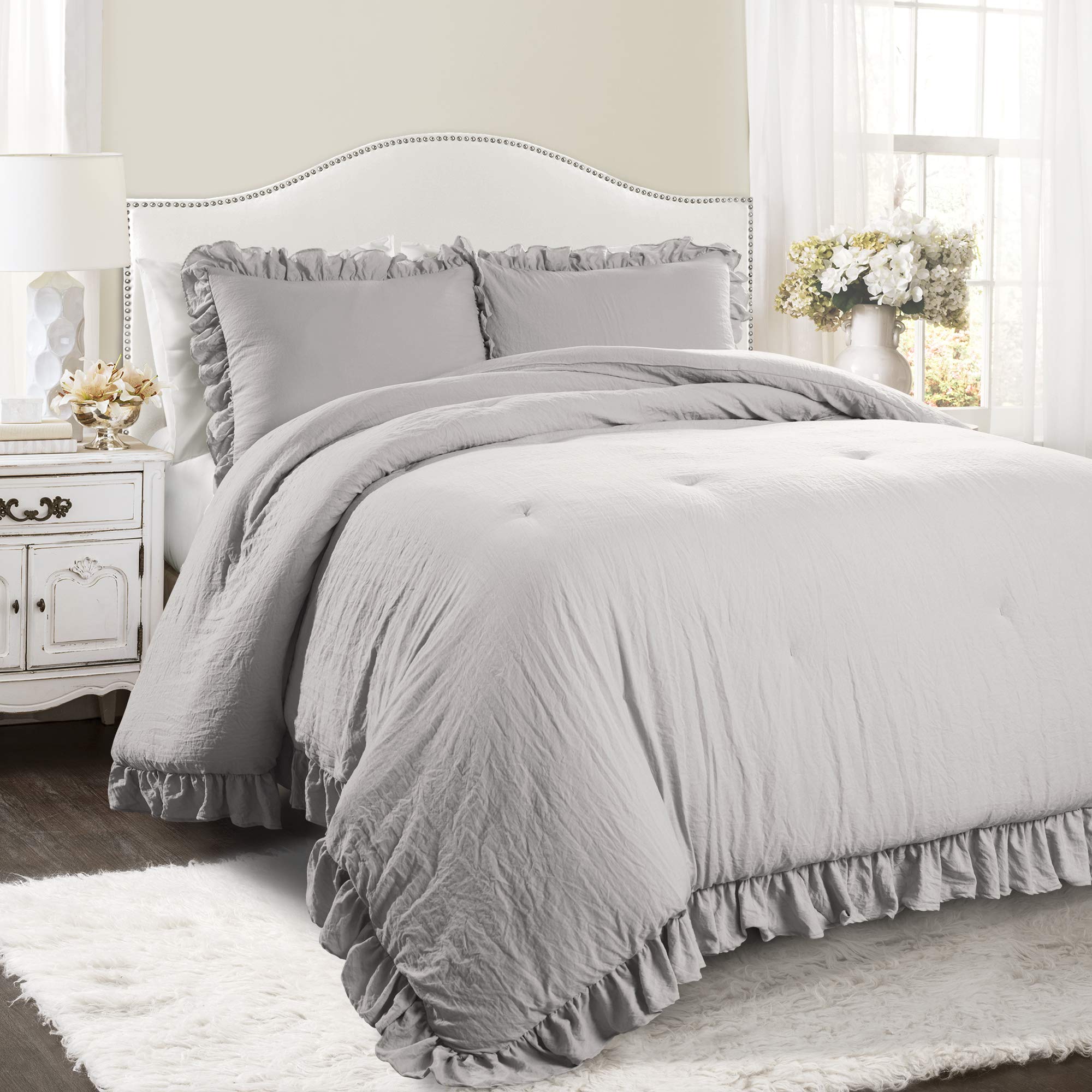 Lush Decor Reyna Ruffle Comforter Set - 3 Piece Cozy Ruffled Bedding Set for Full/Queen Size Beds - Light Gray Duvet Cover with Timeless Elegance - Perfect for Dorm Rooms, Guest Bedrooms & Cozy Home Decor