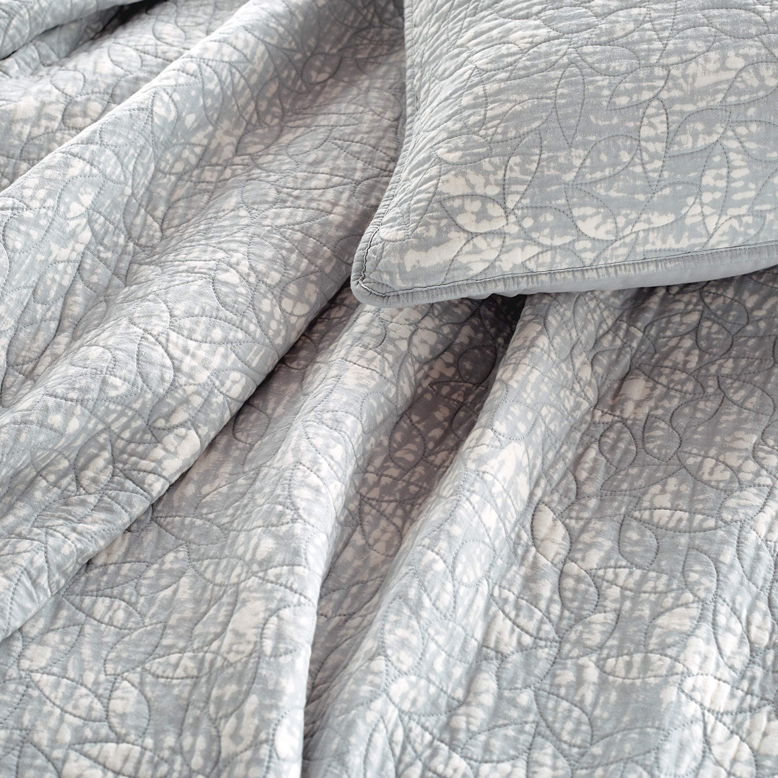 DKNY Sunwashed Cotton Quilt King Size - Soft Grey Luxury Bedding Set for Master Bedroom & Guest Room - Breathable All-Season Comforter for Cozy Sleep