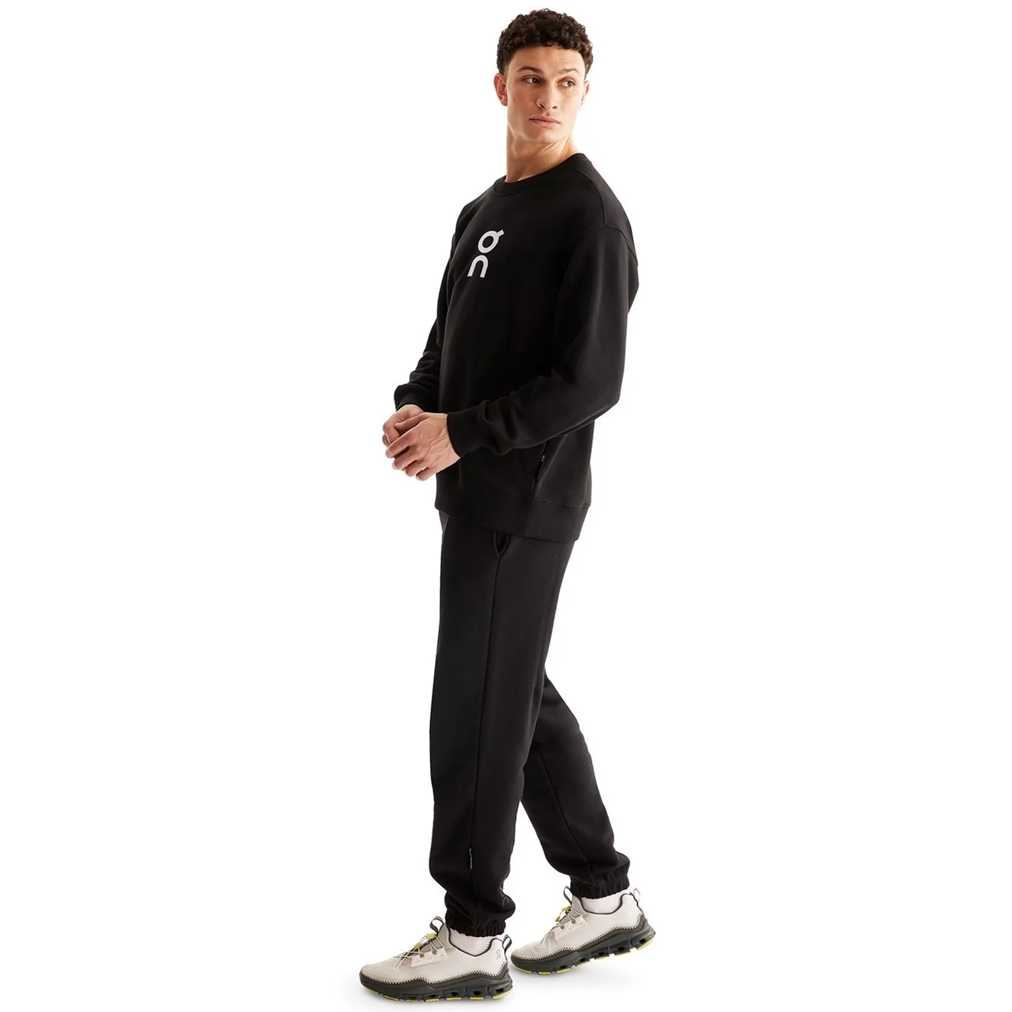 On Running Club Crew Black Sweatshirt - Men's Athletic Pullover Hoodie for Running & Gym Workouts - Comfortable Casual Streetwear for Outdoor Activities