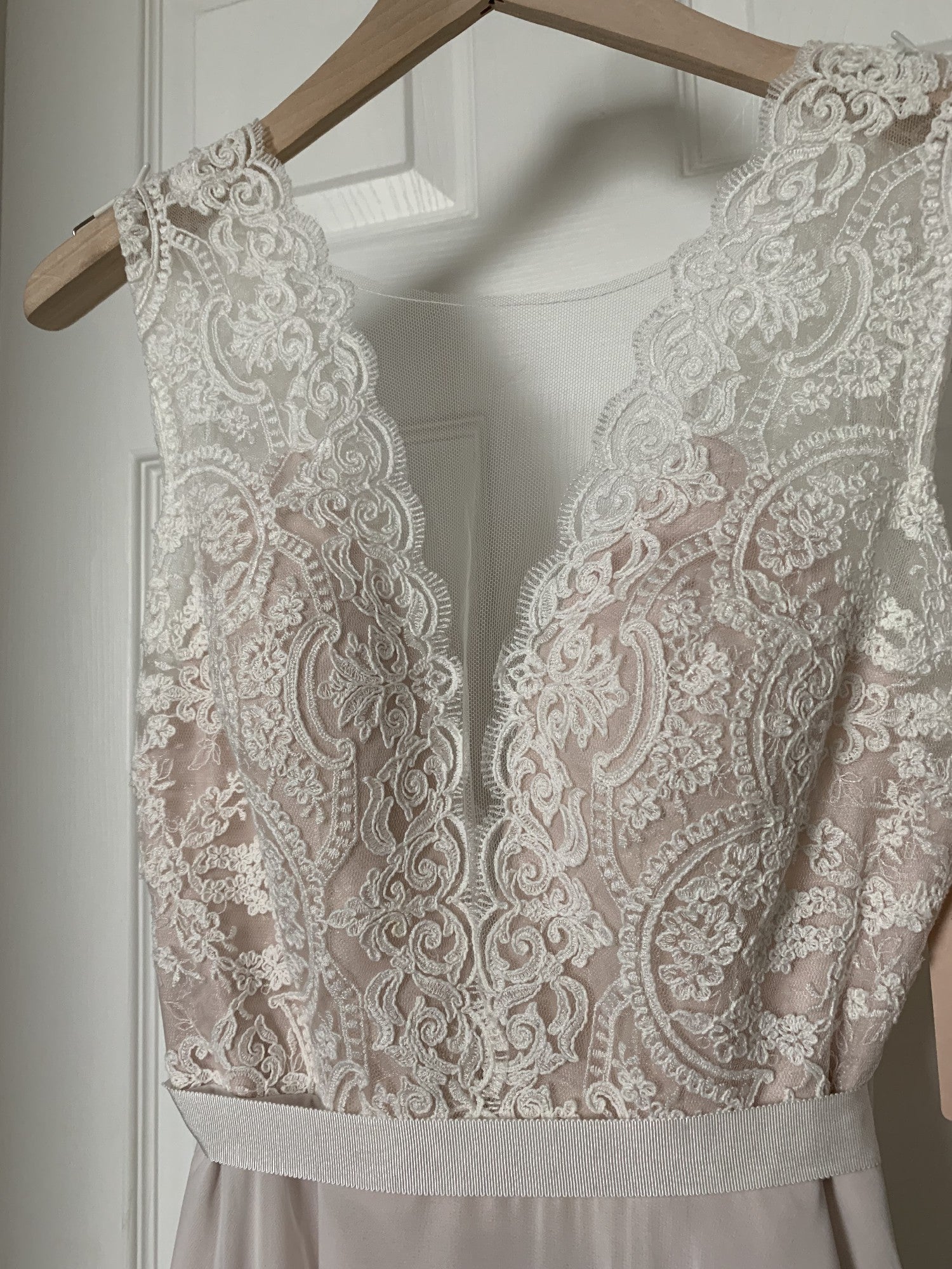 BHLDN Willowby by Watters Taryn Lace Wedding Gown - Elegant A-Line Bridal Dress for Beach, Garden & Outdoor Ceremonies