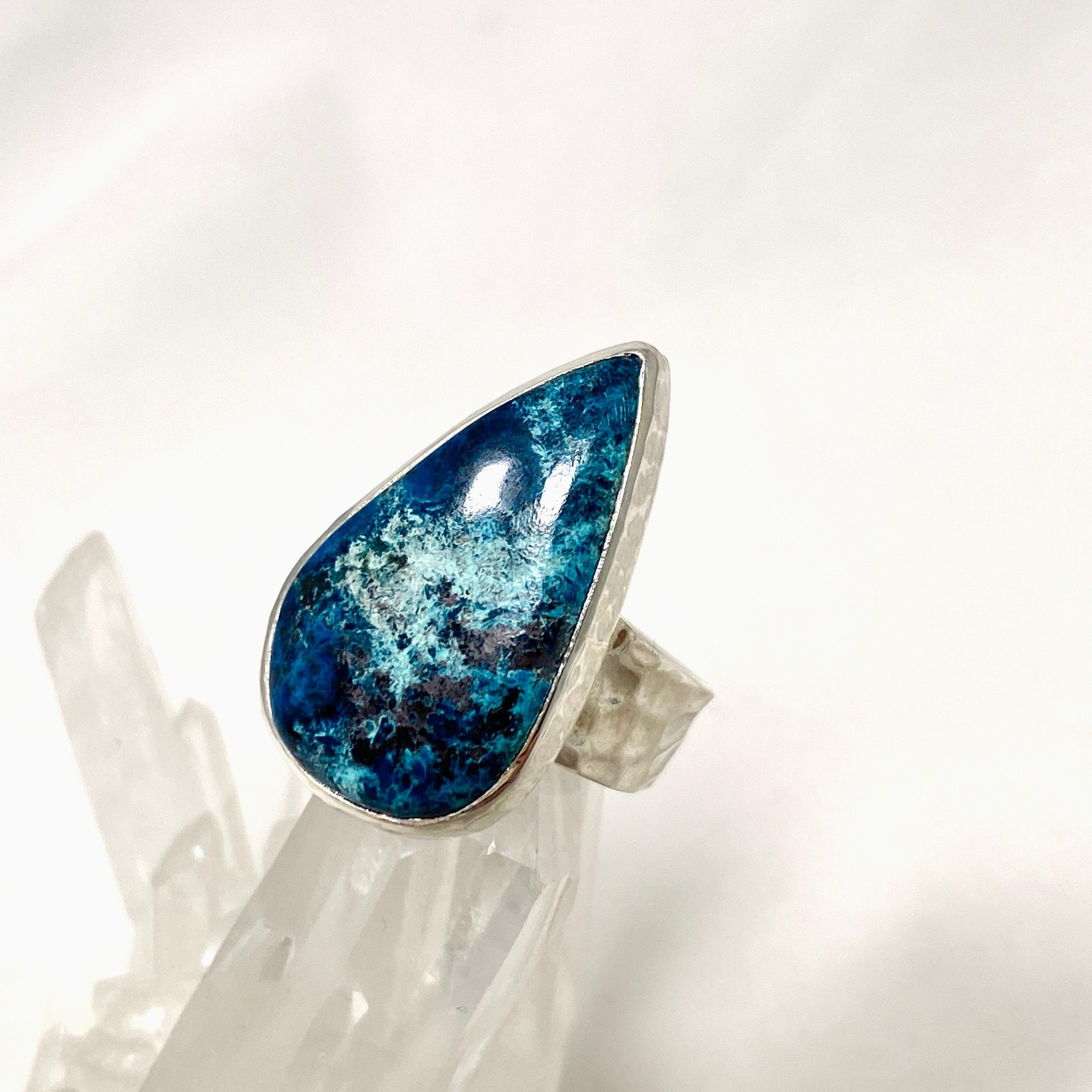 Shattuckite Teardrop Ring with Hammered Band - Size 8 Blue Gemstone Jewelry KRGJ3218 - Perfect for Boho Chic Outfits & Spiritual Healing