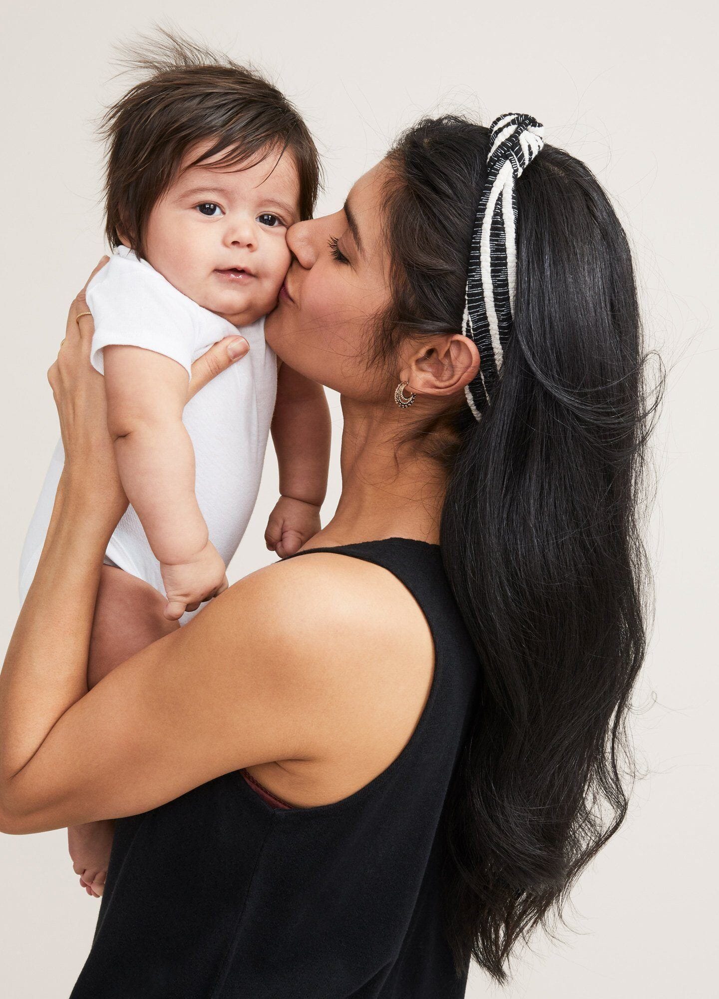 24/7 Feeding Jumpsuit for Nursing Moms - Comfortable & Convenient Baby Feeding Outfit - Perfect for Daytime, Nighttime & On-the-Go Breastfeeding