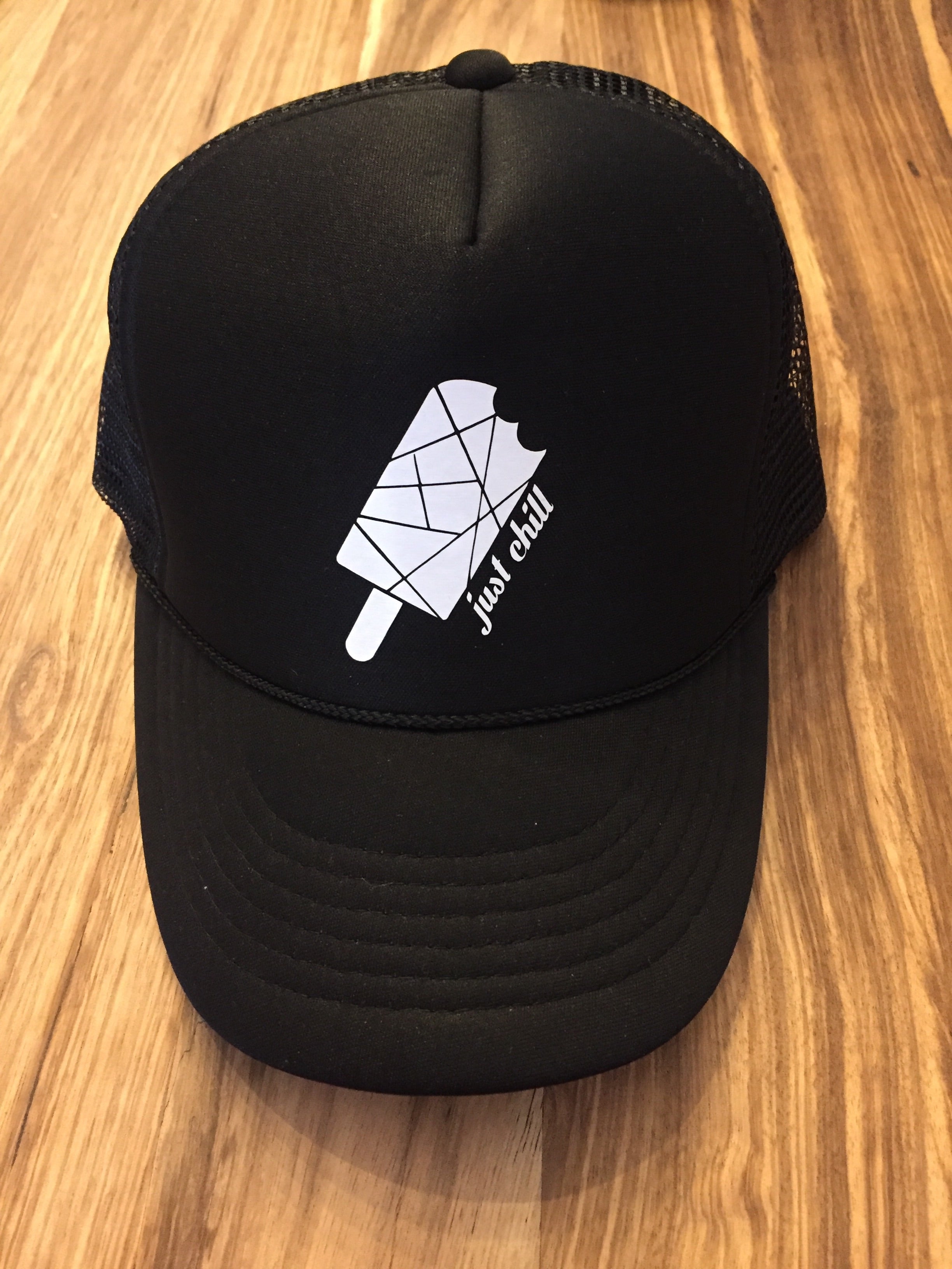 Stylish Snapback Trucker Hats for Men & Women - Adjustable Mesh Baseball Cap - Perfect for Outdoor Sports, Casual Wear & Fashion Accessories