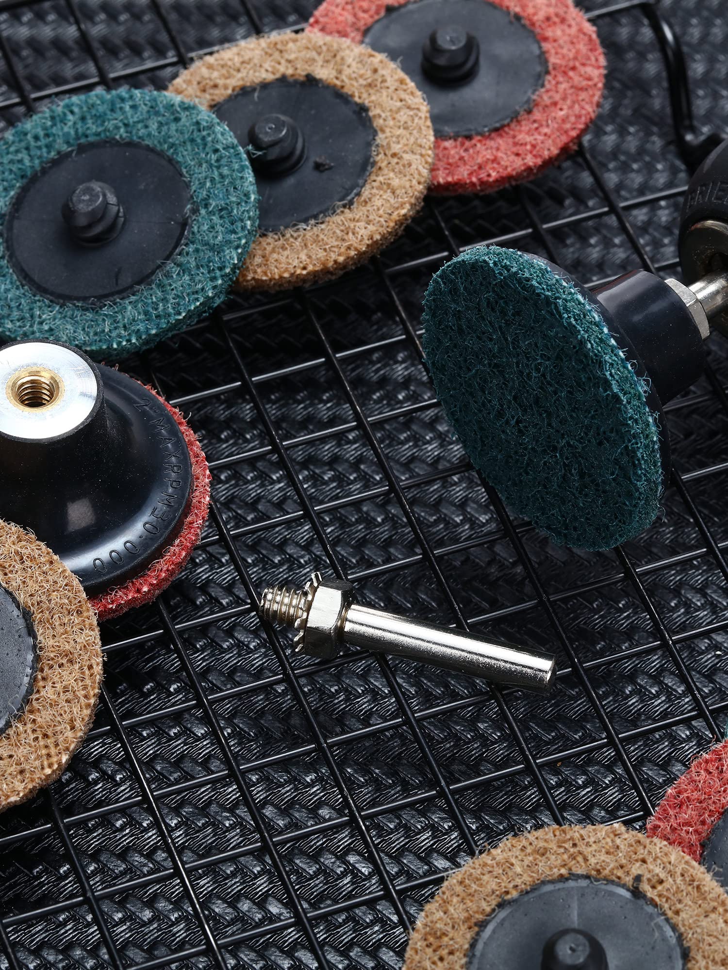 WILLBOND 92-Piece 2-Inch Nylon Sanding Discs Set with 1/4-Inch Holder for Die Grinder - Surface Conditioning, Polishing, Rust & Paint Removal - Perfect for Metal, Wood & Auto Body Work