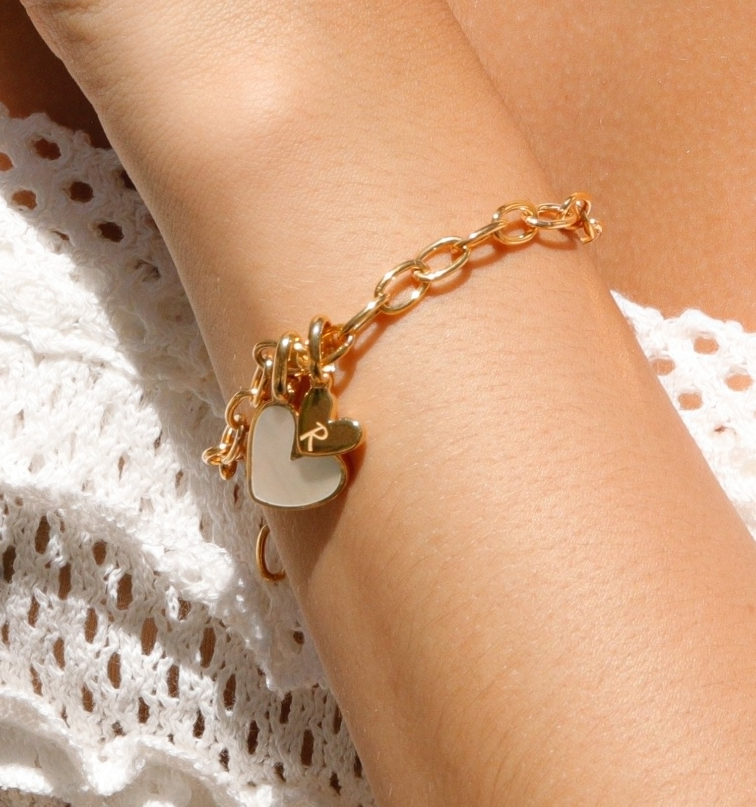 Elegant Heart Bracelet with Mother of Pearl - Perfect for Valentine's Day Gifts, Anniversary Presents & Romantic Occasions