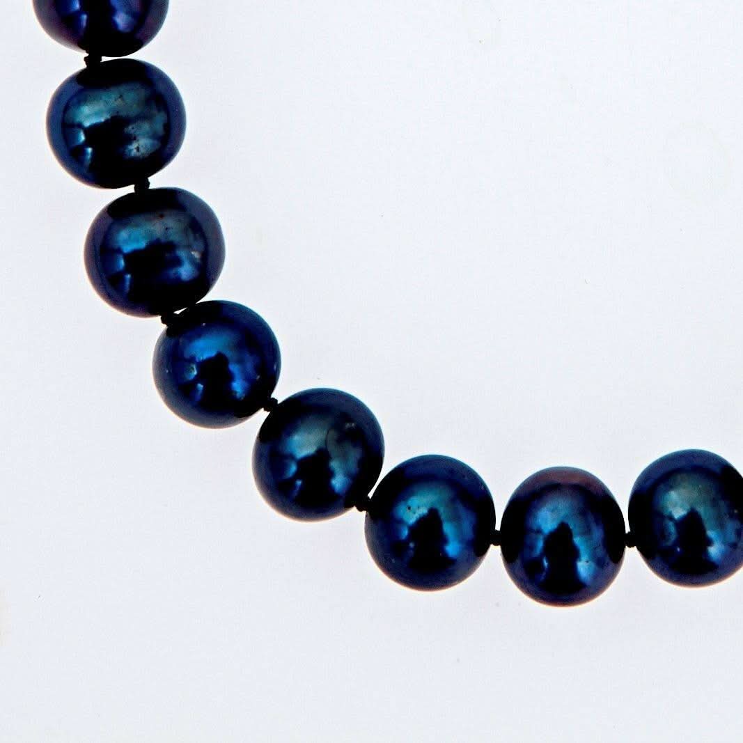 Elegant Classic Pearl Bracelet for Women - Timeless Midnight Black Jewelry Gift for Her | Perfect for Evening Parties, Weddings & Special Occasions