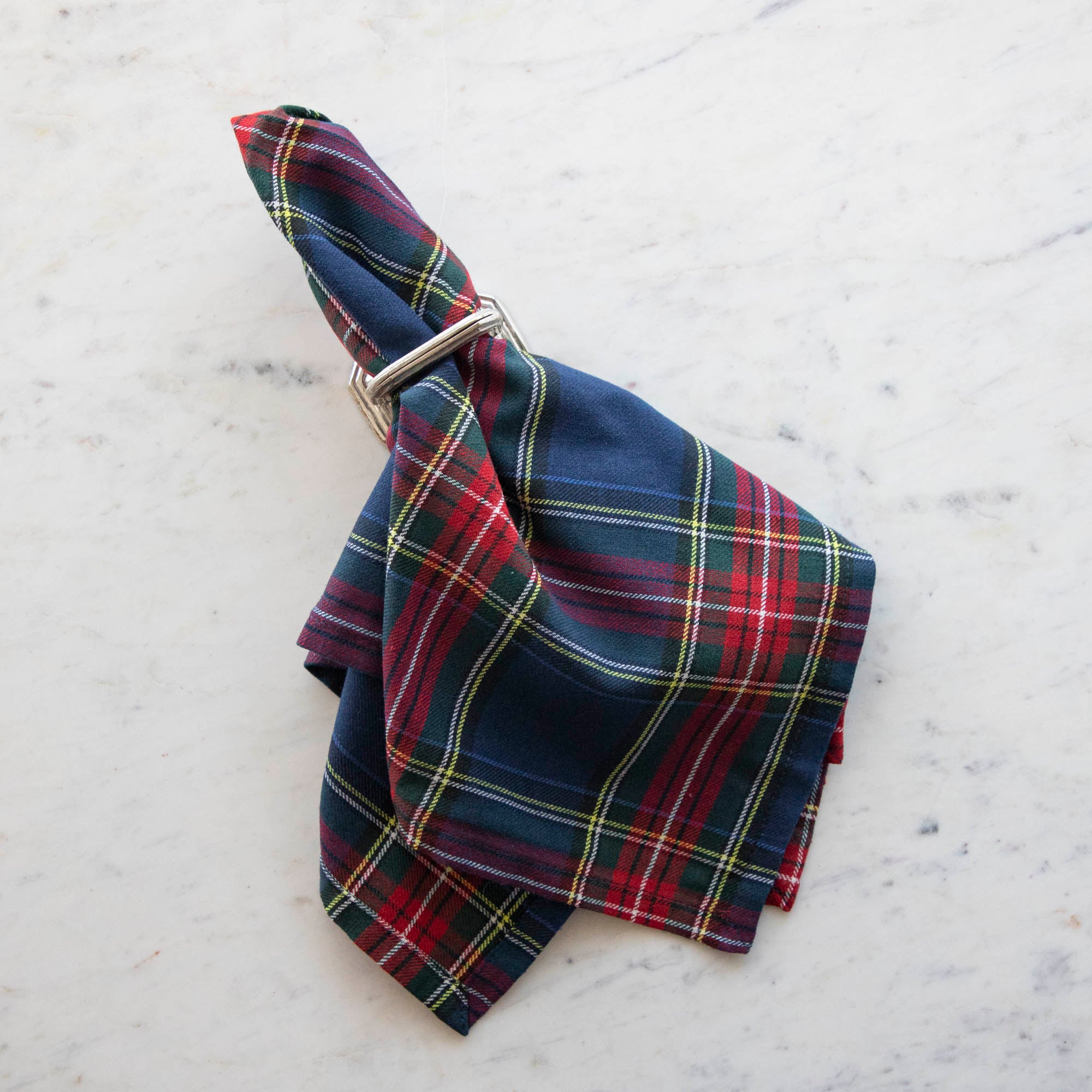 Premium Cape Breton Plaid Cotton Napkins - Set of 4 - Soft & Absorbent for Everyday Use - Perfect for Dinner Parties, Picnics & Holiday Gatherings