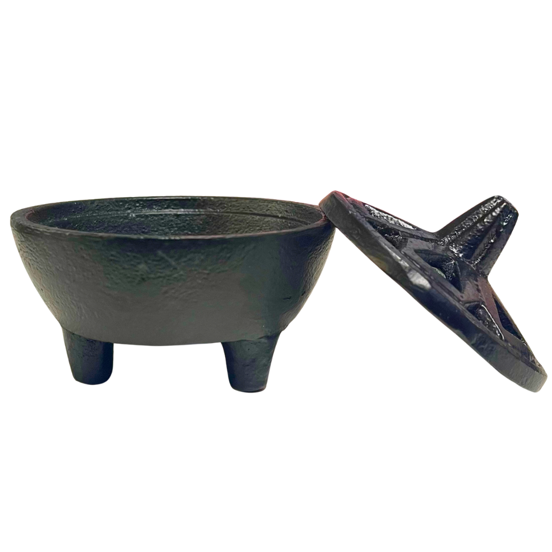 Small 8cm Cast Iron Cauldron with Lid - Handcrafted Cutwork Design for Witchcraft, Potion Making & Halloween Decor - Perfect for Rituals, Herbal Brewing & Gothic Home Decor