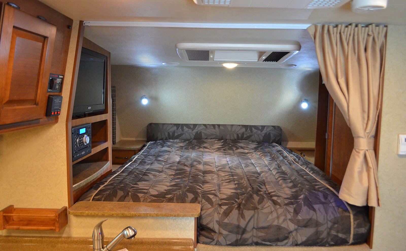 12V LED Reading Light with Switch - Flexible RV Interior Spotlight for Bedside, Boat, Yacht, Caravan & Camping - Dimmable Wall Light (Long-Nickel Finish) - Perfect for Night Reading, Travel & Marine Lighting