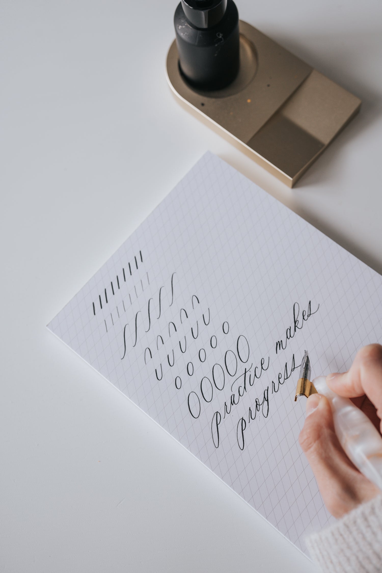A5 Calligraphy Slanted Practice Notepad - Premium Hand Lettering Paper for Beginners & Professionals - Perfect for Brush Pens, Modern Calligraphy & Wedding Invitations