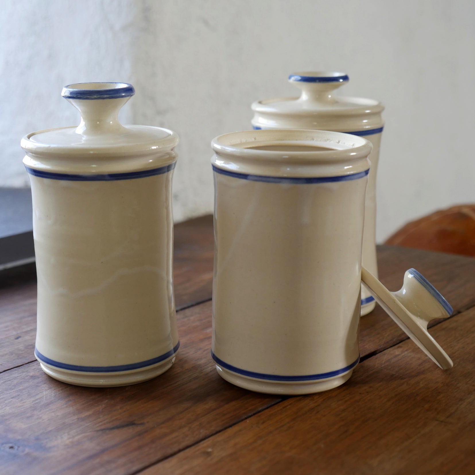 Lidded P4055 P1175 Plastic Storage Container - Durable & Stackable for Home, Office, and Kitchen Organization
