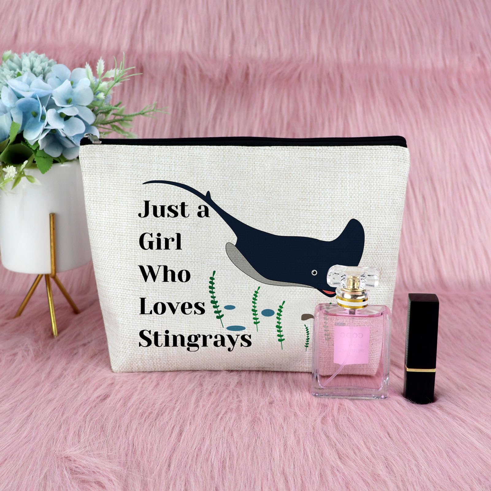 Stingray Themed Makeup Bag for Women - Waterproof Cosmetic Travel Pouch | Ocean Animal Gifts for Stingray Lovers | Perfect for Beach Vacation, Birthday Presents & Christmas Gifts | Great for Makeup Storage, Travel Essentials & Daily Use