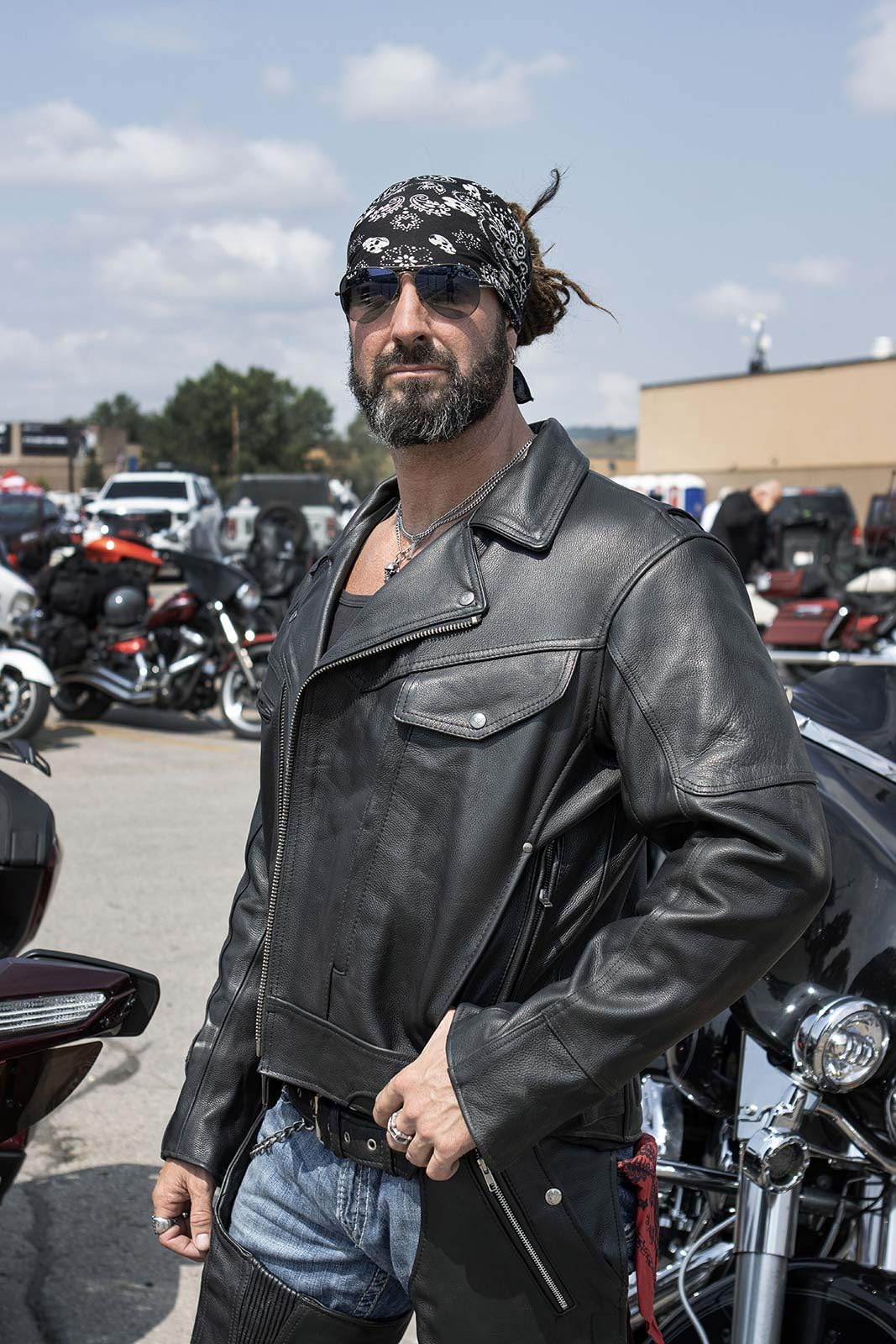 Milwaukee Men's Side Set Belt Utility Pocket Motorcycle Jacket - Durable Workwear for Construction, Riding & Outdoor Adventures