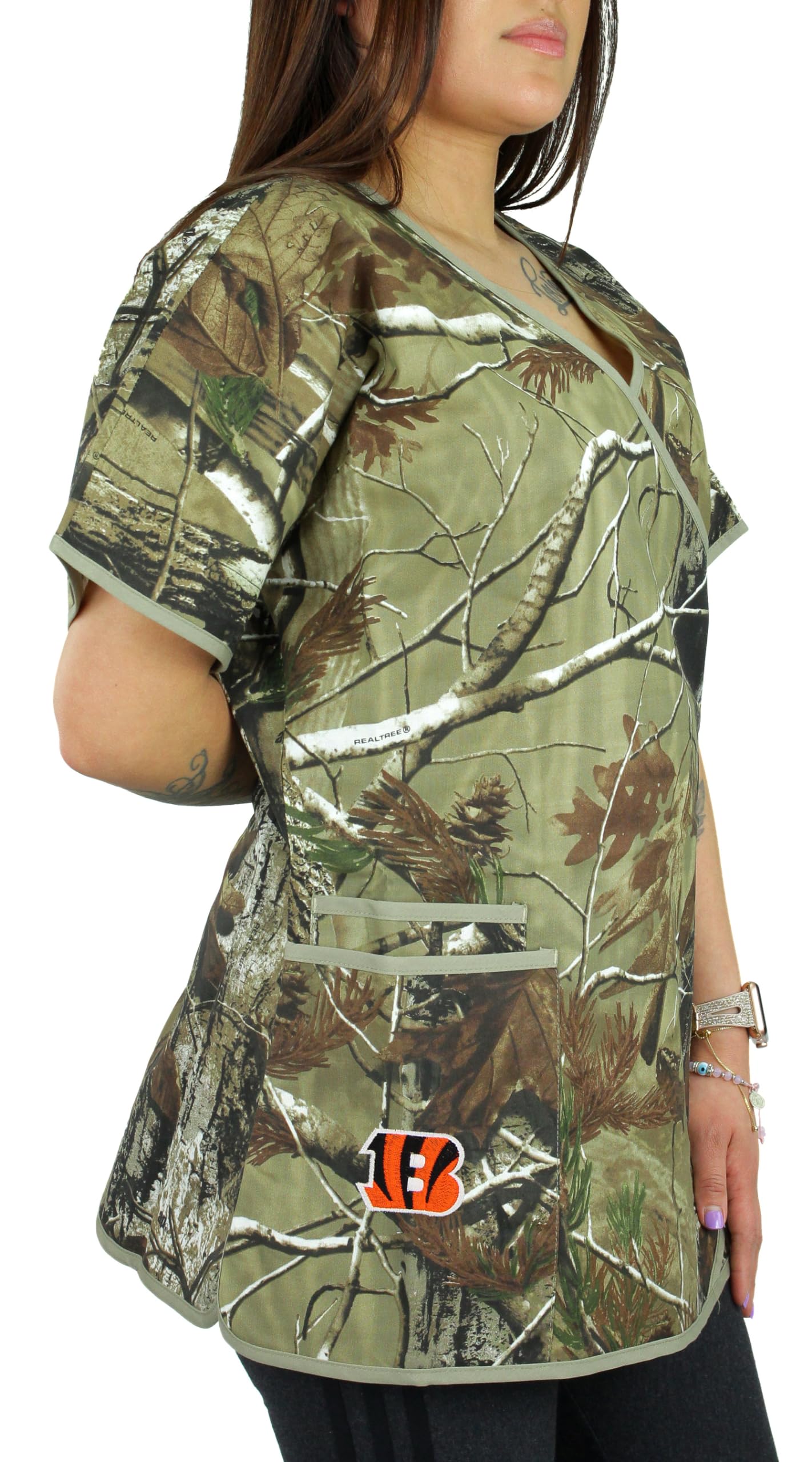 Fabrique Innovations NFL Unisex Camo Print Logo Scrub Top - Medical Uniform for Nurses, Doctors & Healthcare Professionals - Perfect for Hospitals, Clinics & Work Shifts