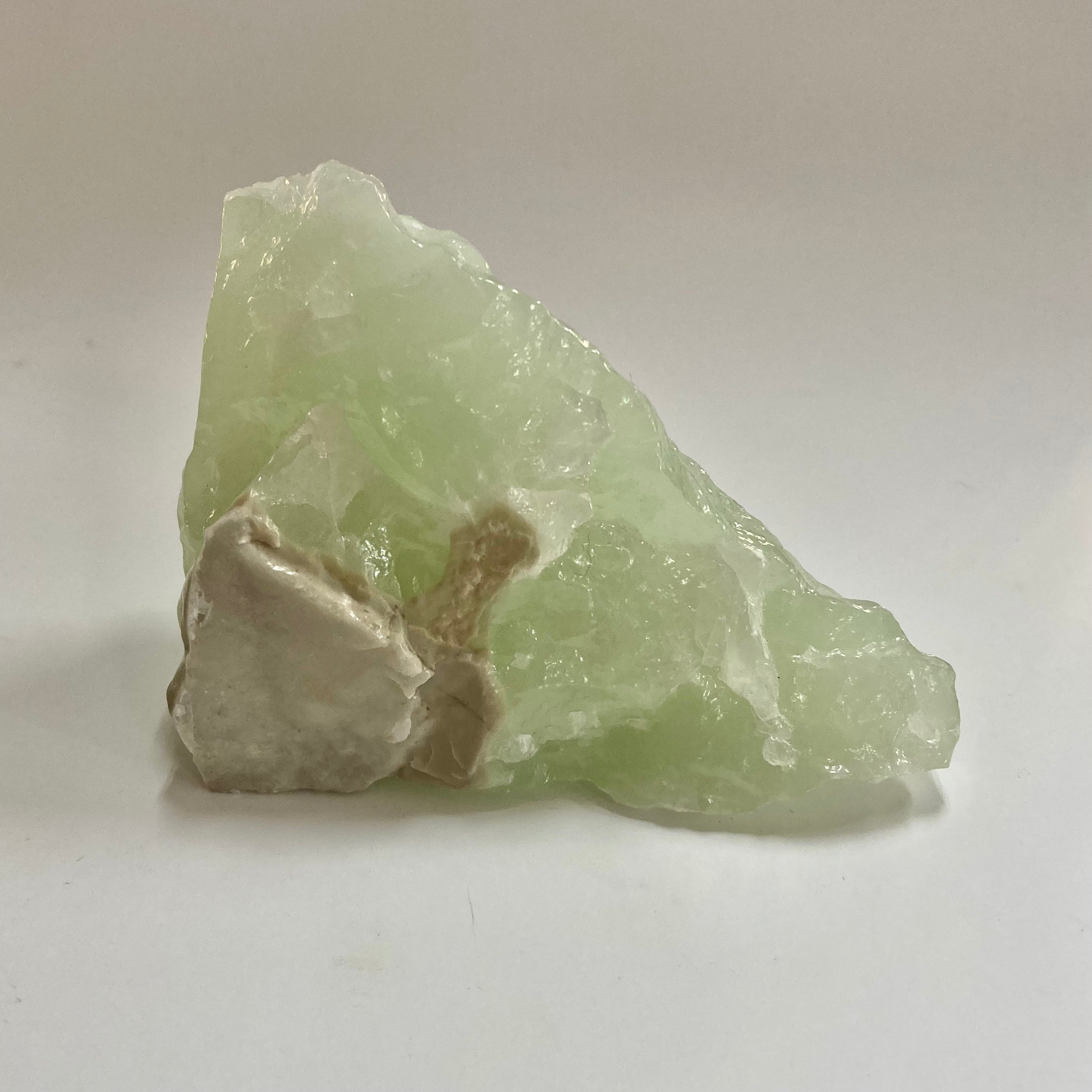 Natural Raw Green Calcite Crystal Stone - Healing Crystal for Meditation, Energy Cleansing & Home Decor - Perfect for Spiritual Healing, Chakra Balancing & Crystal Collection
