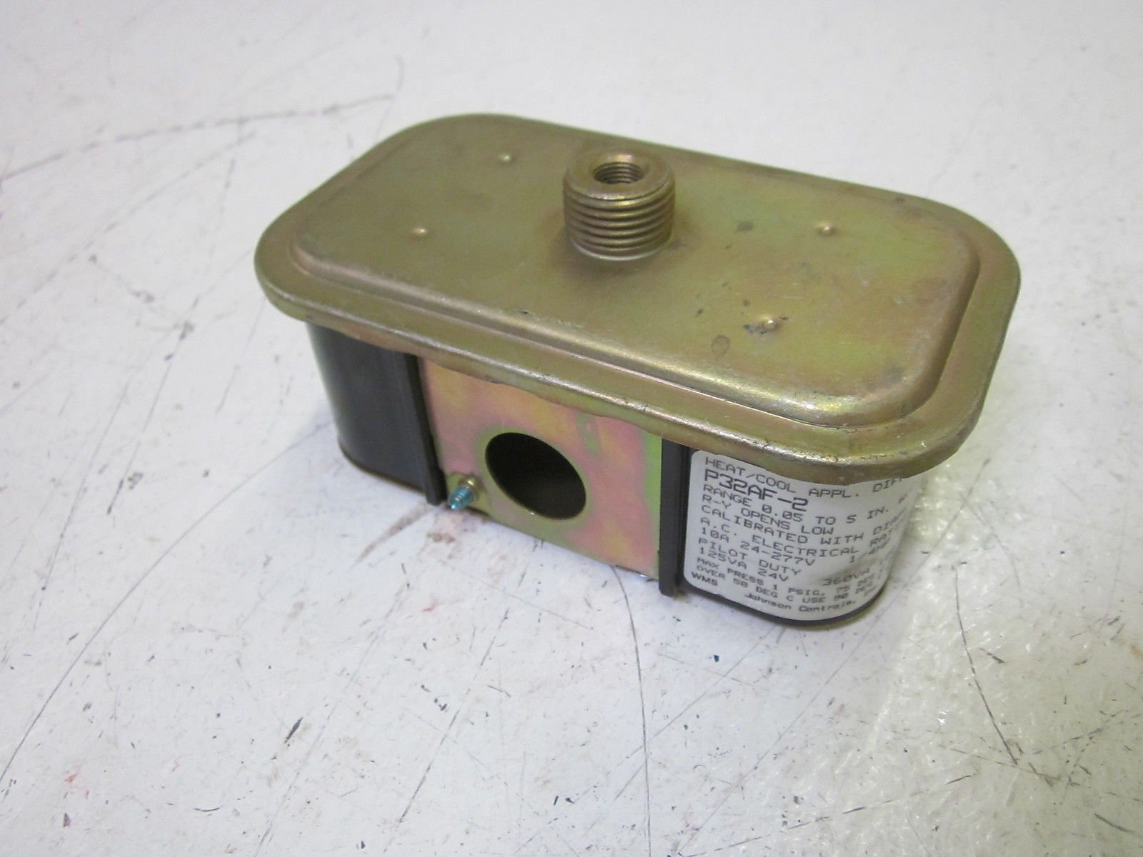 Johnson Controls P32AF-2 Differential Pressure Switch, 0.05-5 Inch WC, SPDT - HVAC Systems, Air Compressors, Industrial Automation