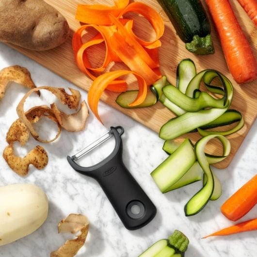 OXO Y-Peeler - Sharp Stainless Steel Vegetable Peeler for Effortless Peeling - Perfect for Potatoes, Carrots, Apples & More - Ideal for Home Kitchen & Professional Use
