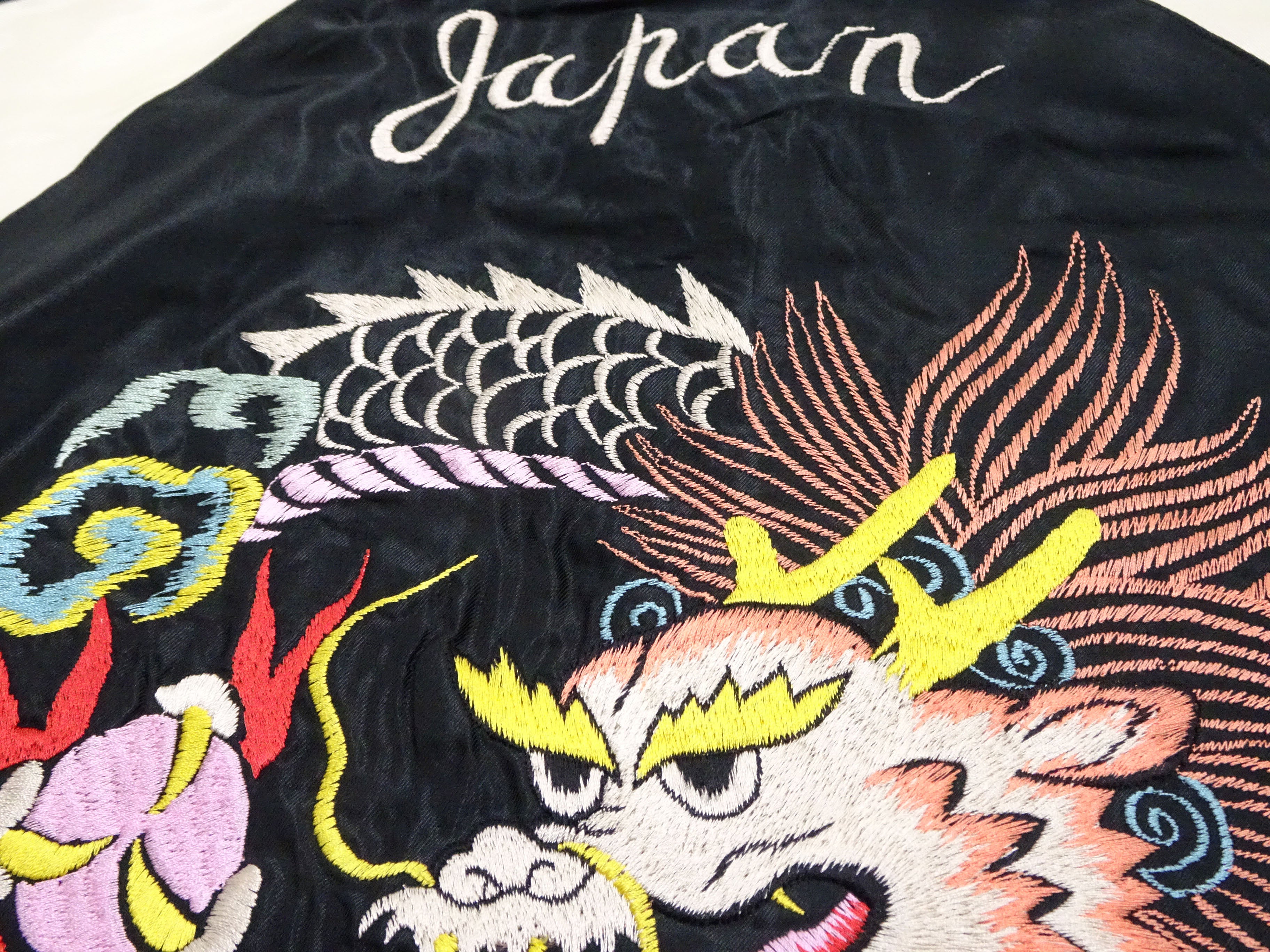 Men's Japanese Souvenir Jacket - White Dragon & Eagle Embroidery Sukajan TT15682 | Vintage Bomber Style for Streetwear & Casual Outfits