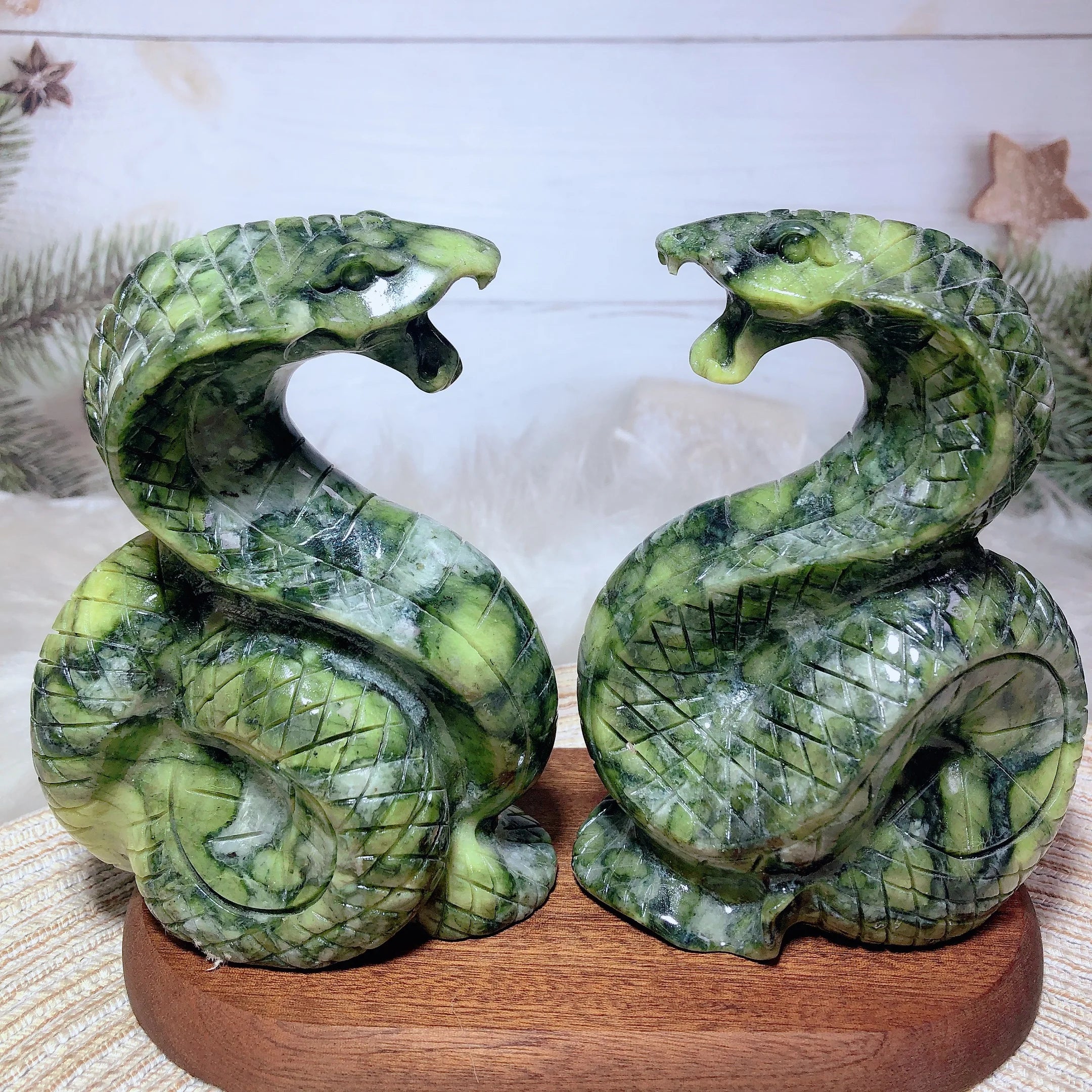Premium Natural Green Jasper Snake Carved Crystal - Healing Stone for Home & Office Decor, Spiritual Gift, Feng Shui Room Accent | Perfect for Meditation Spaces, Yoga Studios & Unique Gift Giving