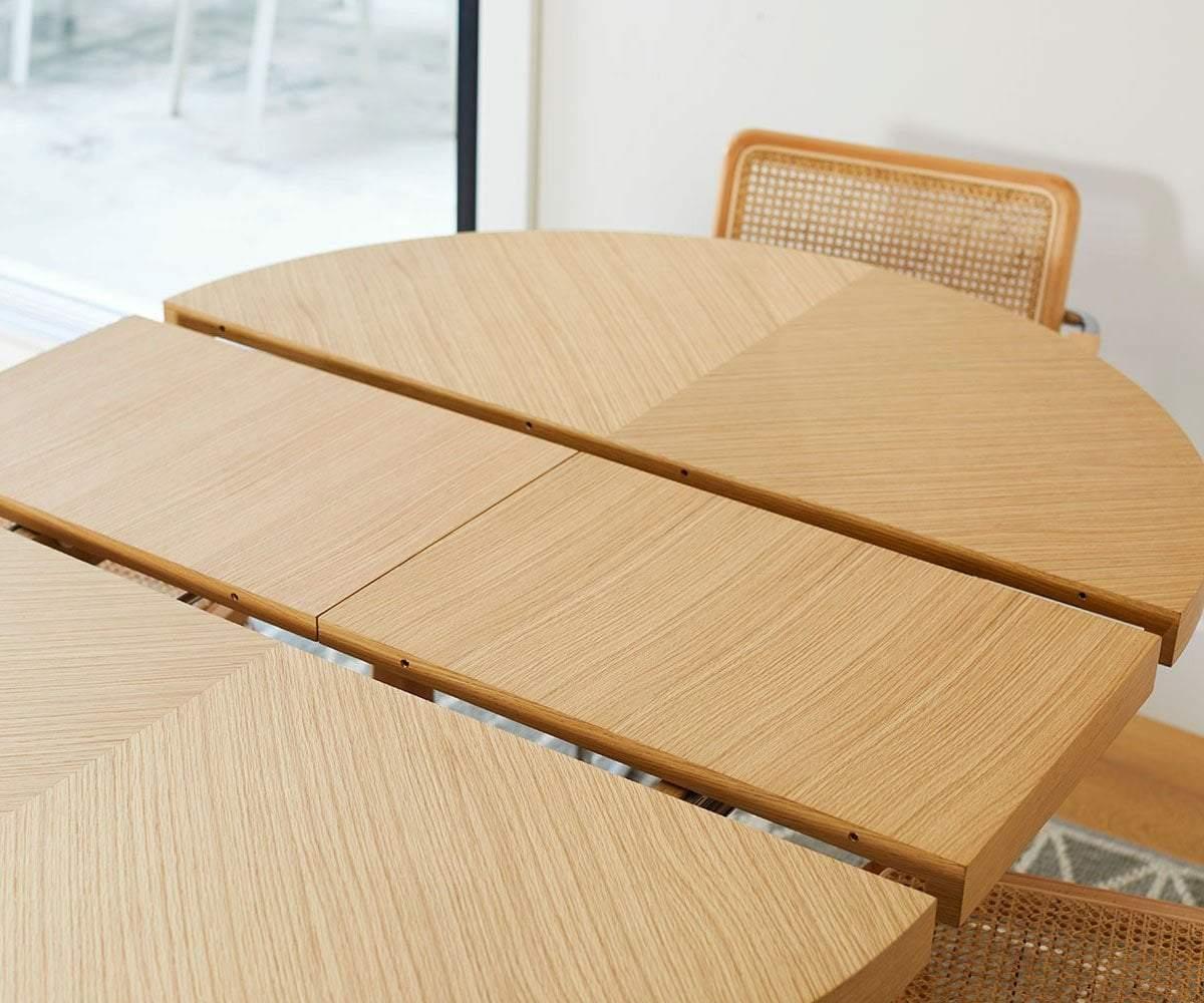 Oliver Round Extension Dining Table - Expandable Wooden Table for 6-8 People, Perfect for Family Gatherings & Dinner Parties