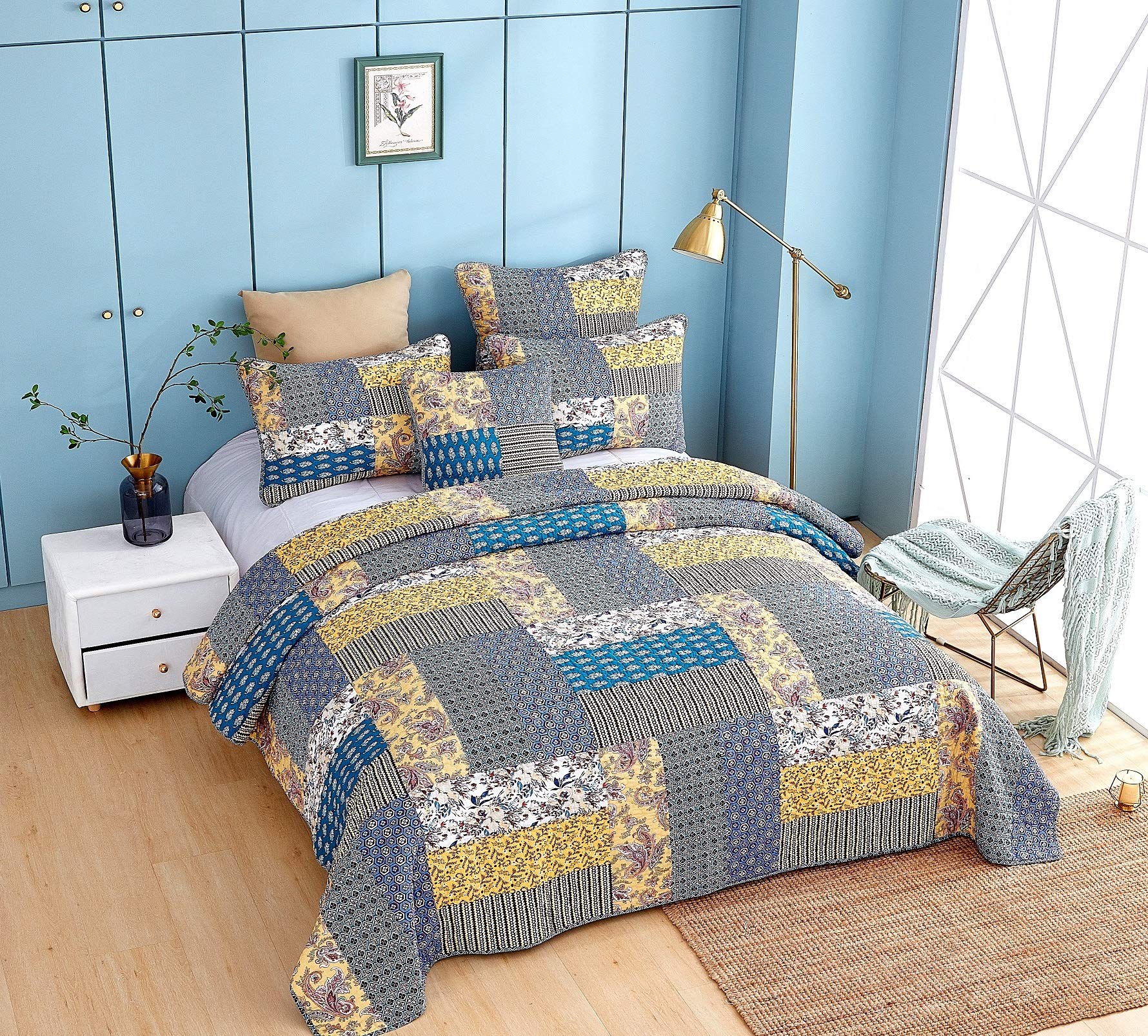 Royal Chambers 3-Piece Patchwork Floral Quilt Set - Cal King Size, Luxury Bedding for Master Bedroom, Guest Room & Cozy Home Decor