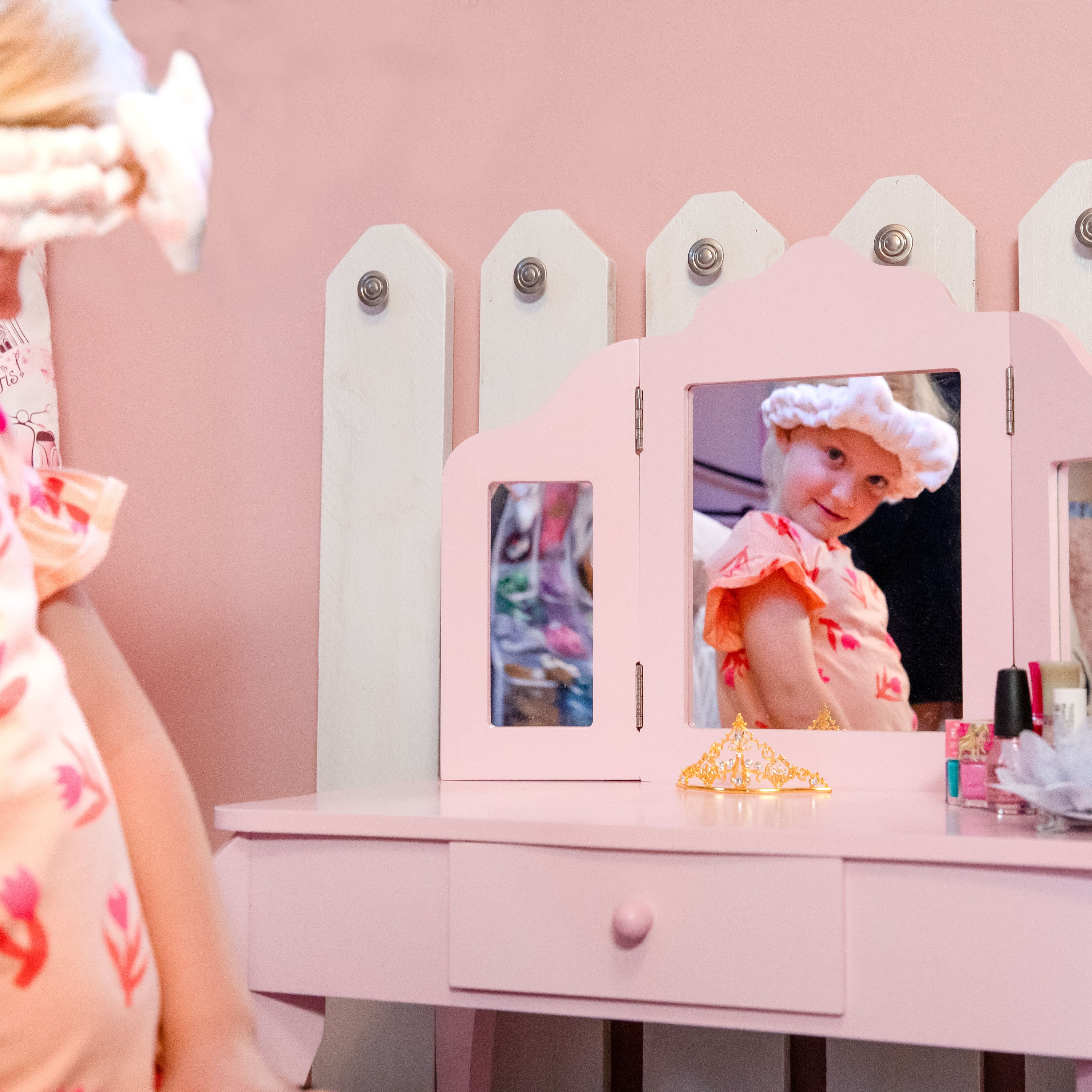 Sunnydaze Beauty Bliss Kids' Vanity Set with Mirror and Stool - Perfect for Pretend Play, Dress Up & Birthday Gifts for Girls