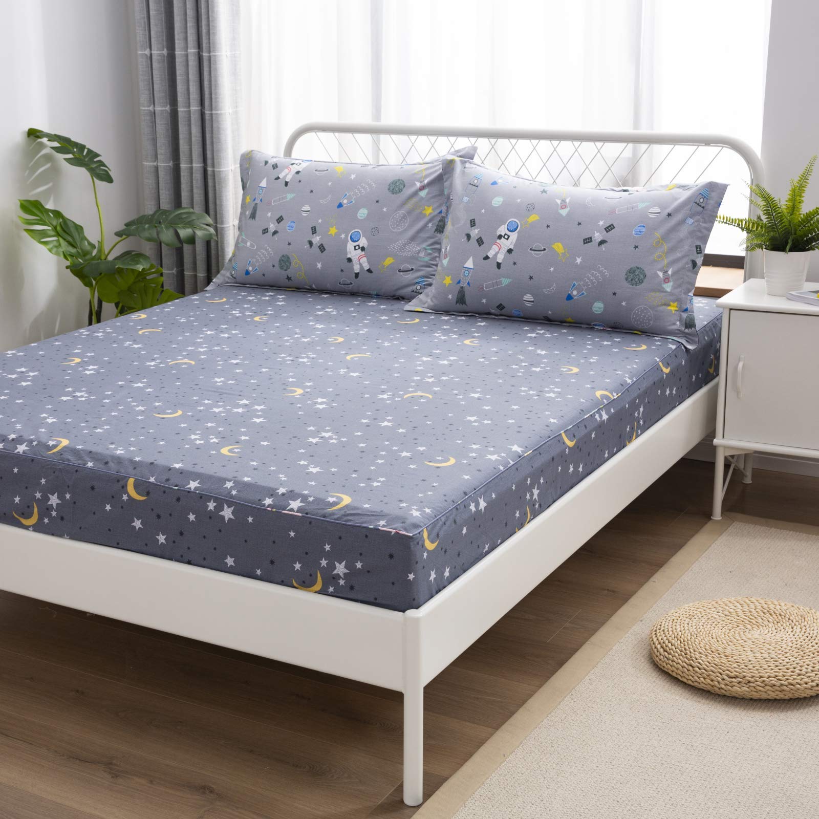 Brandream 7-Piece Queen Size Bed in a Bag - Gray Astronaut Themed Reversible Cotton Bedding Set with Duvet Cover & Sheets | Space-Themed Kids Room Decor for Boys & Girls Bedrooms