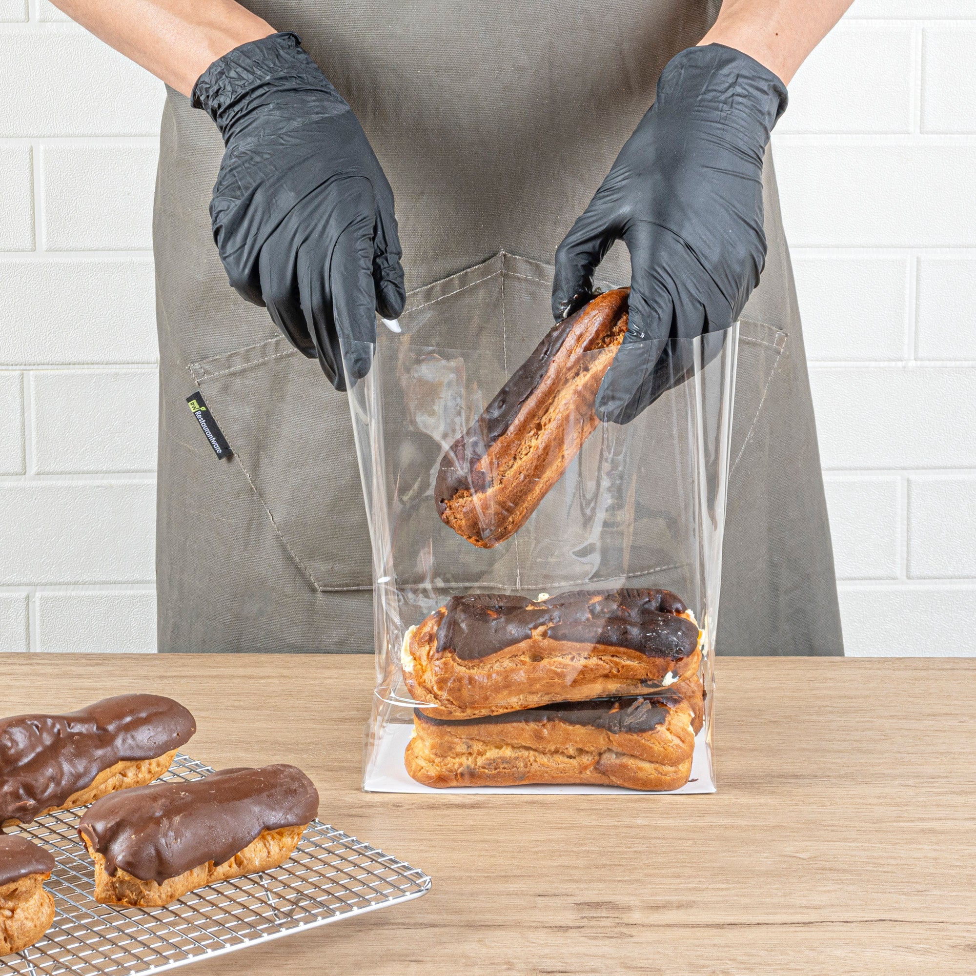 Clear Plastic Gusset Bags with Flat Bottom - 7x4x9 Inches, Heat Sealable, 100 Count Box | Includes Paper Insert for Stability | Perfect for Food Storage, Retail Packaging & Craft Supplies