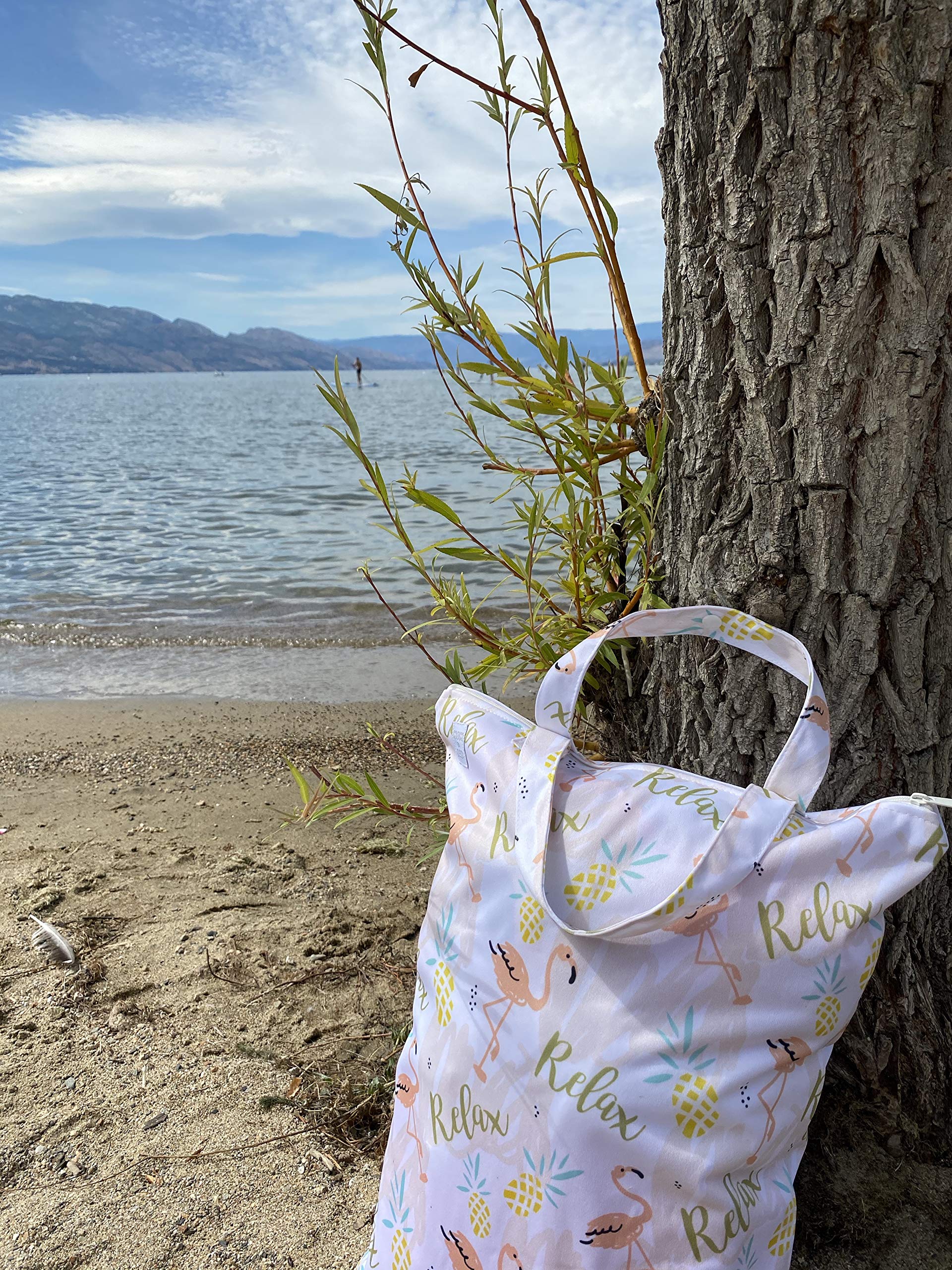Waterproof Wet Bag for Cloth Diapers & Swimsuits - Odor Resistant Reusable Wet Dry Bag - Perfect for Diaper Bags, Travel, Gym & Beach (White & Green) - Ideal for Baby Care, Pool Days & On-the-Go Organization