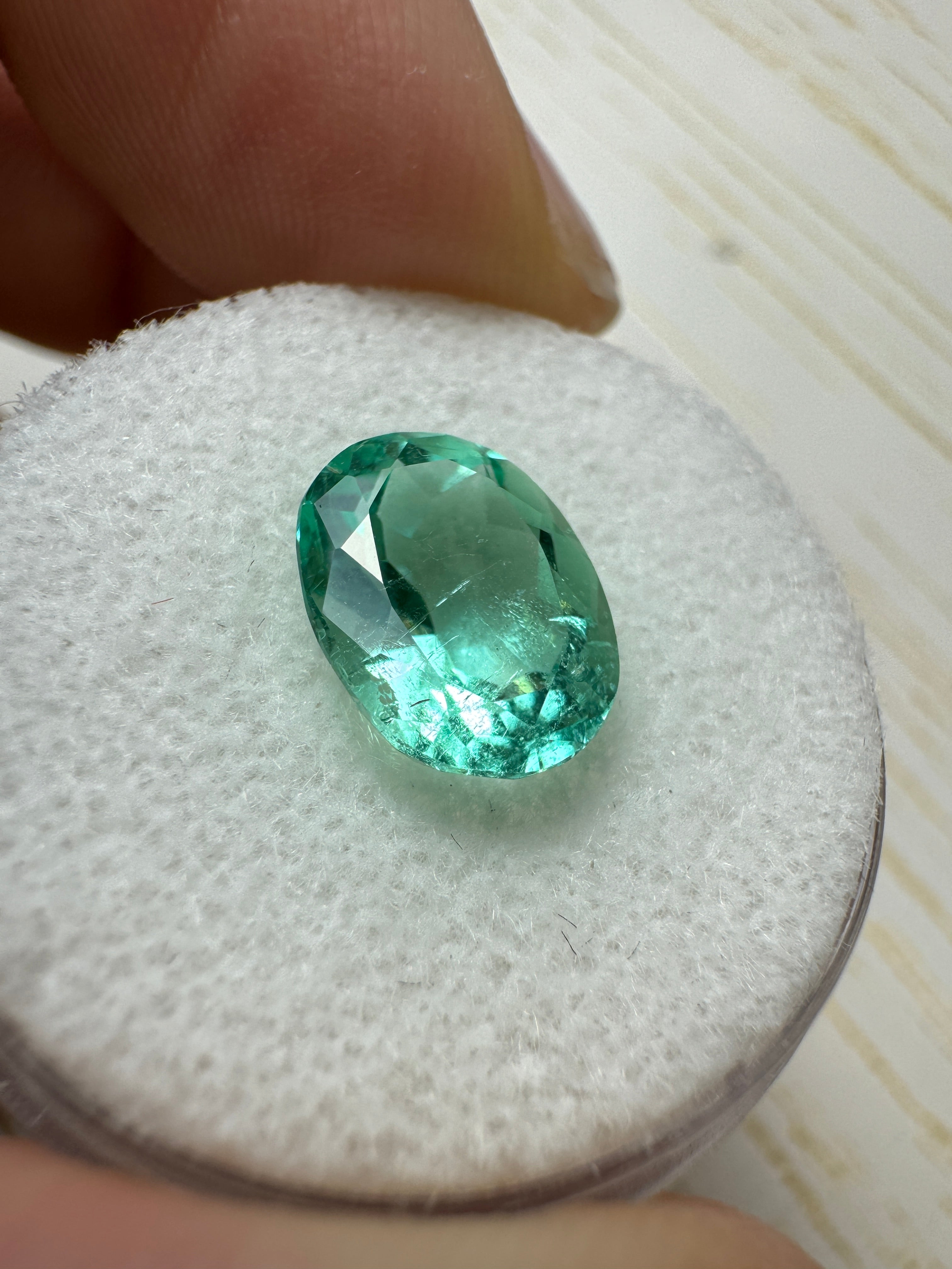 2.81 Carat VVS Seafoam Green Loose Colombian Emerald Oval Cut Gemstone - Perfect for Engagement Rings, Fine Jewelry & Collector's Pieces