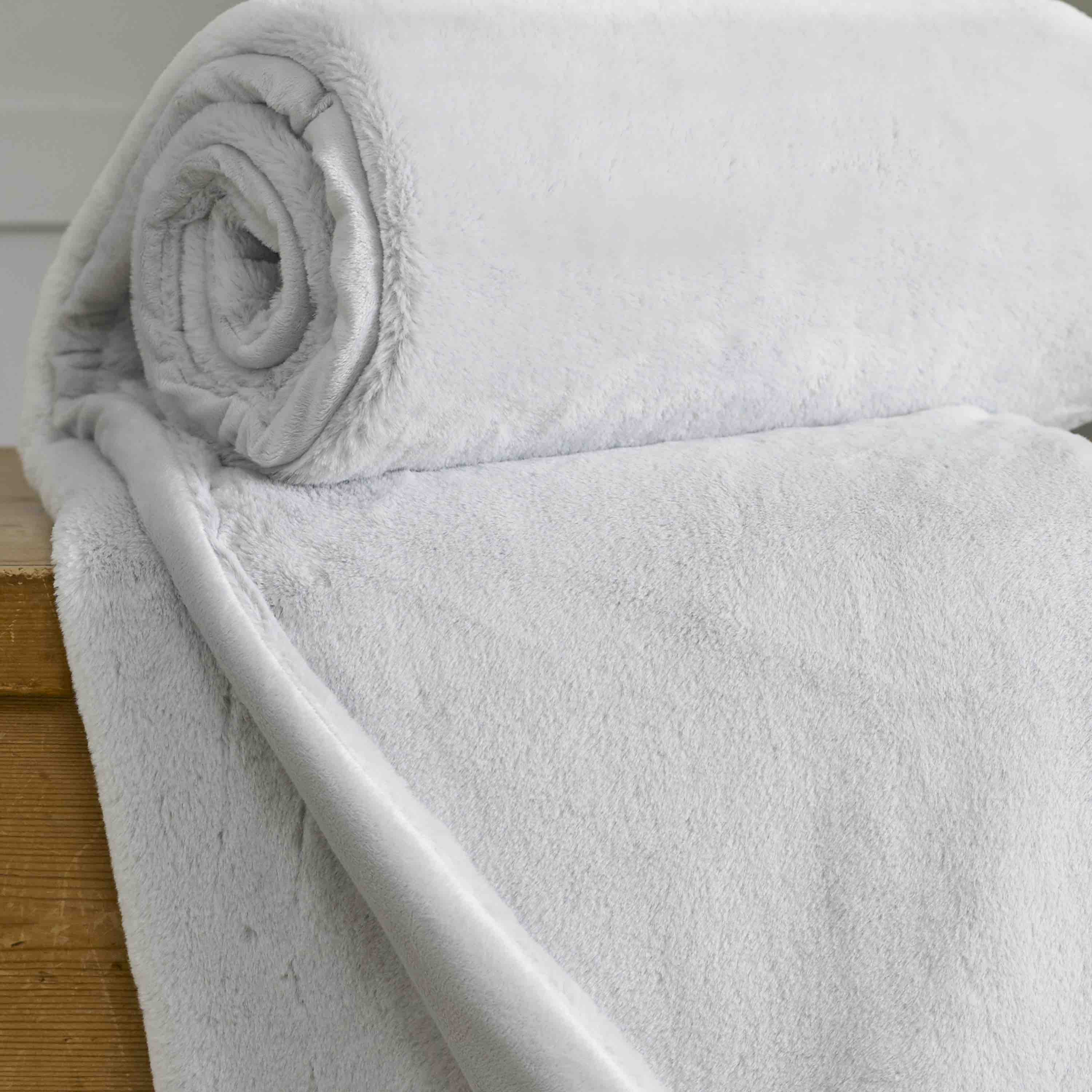 Aspen Faux Fur Quilted Throw Blanket - Silver Gray Plush Soft Warm Cozy Bedding for Couch, Sofa, Bed - Perfect for Winter, Living Room, Bedroom Decor