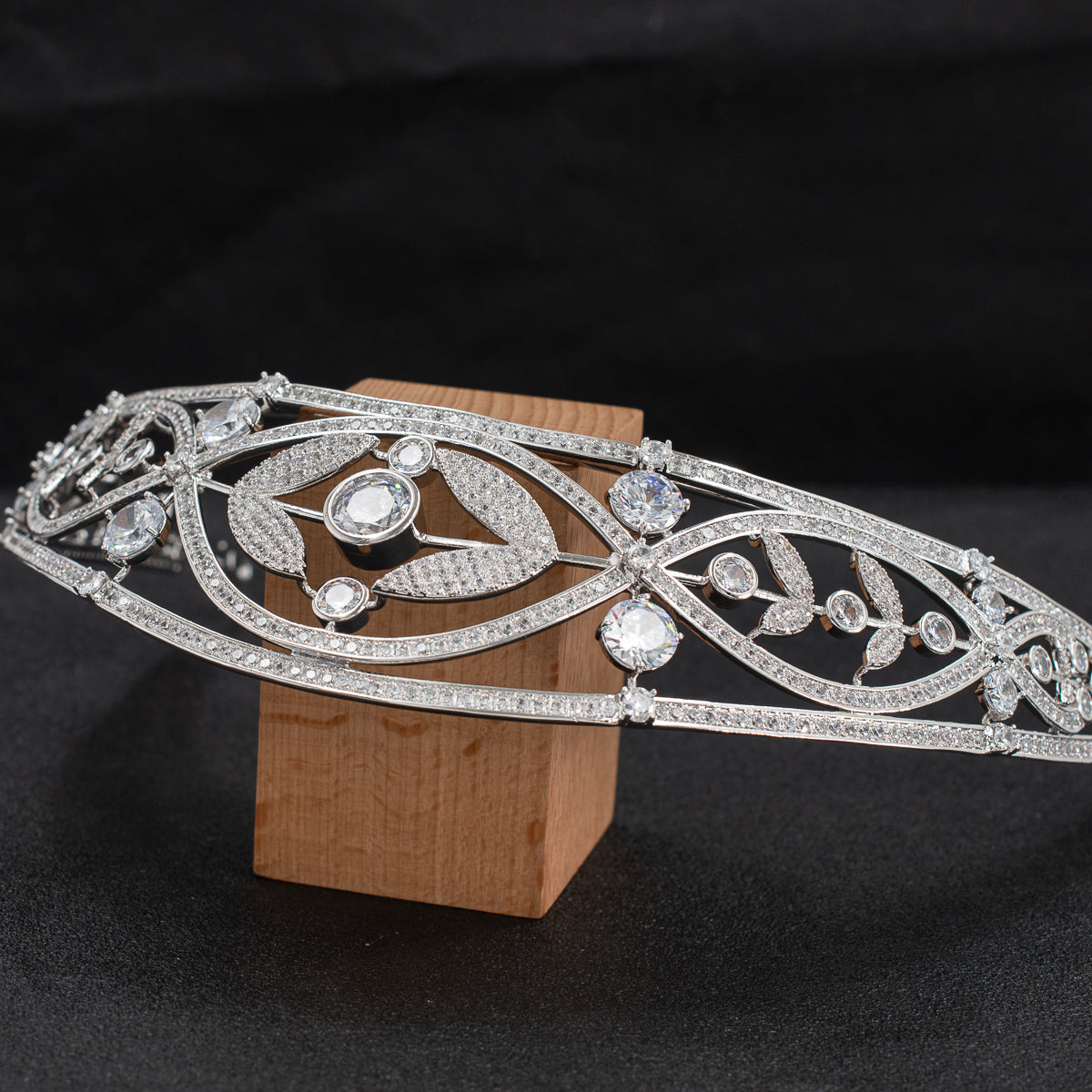 Elegant Cubic Zirconia Wedding Tiara Crown for Brides - Royal Crystal Bridal Diadem CH10332 | Perfect for Weddings, Prom, Pageants & Special Occasions