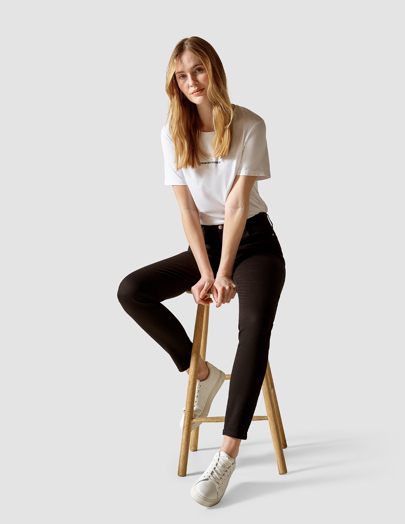 Slim Fit Black Jeans for Men & Women - Stylish and Comfortable Denim Pants for Casual Wear, Work, and Everyday Outfits