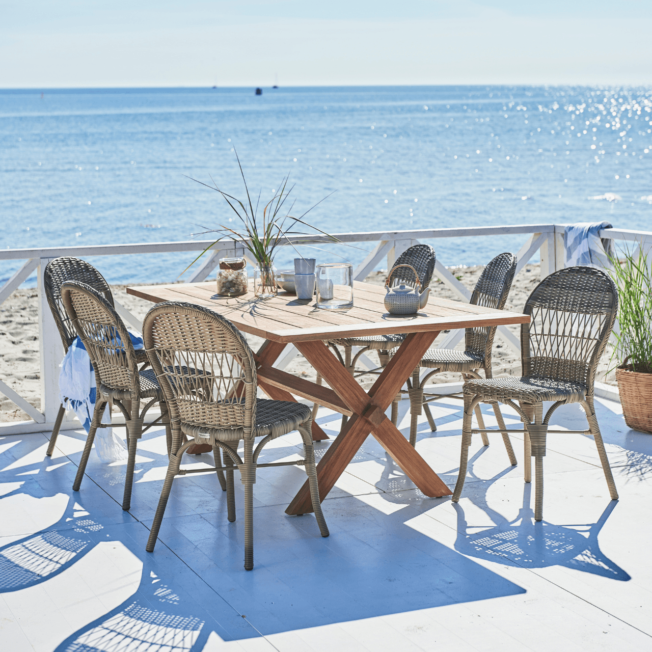 Premium Colonial Style Outdoor Teak Dining Table - Weather-Resistant Solid Teak Wood Patio Furniture for Garden, Poolside & Backyard Dining