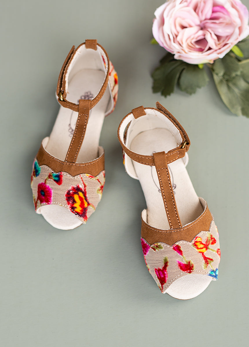 Stella Women's Floral Flat Sandals - Comfortable Casual Summer Shoes for Beach, Walking & Outdoor Activities