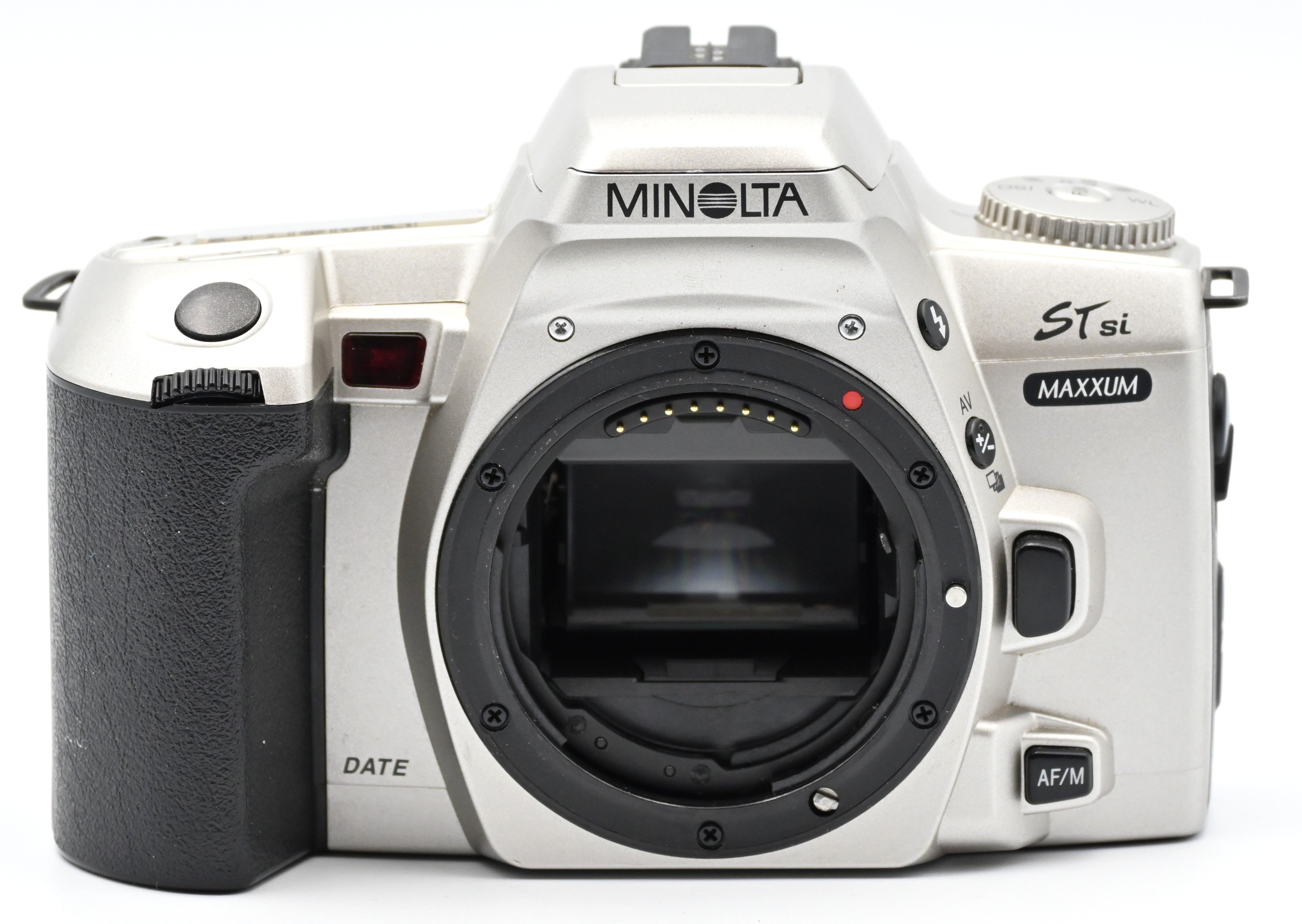Used Minolta ST si Maxxum 35mm SLR Film Camera with Sigma 28-200mm f/3.5-5.6 Aspherical IF DL Hyperzoom Macro Lens - Perfect for Vintage Photography, Film Enthusiasts & Collectors